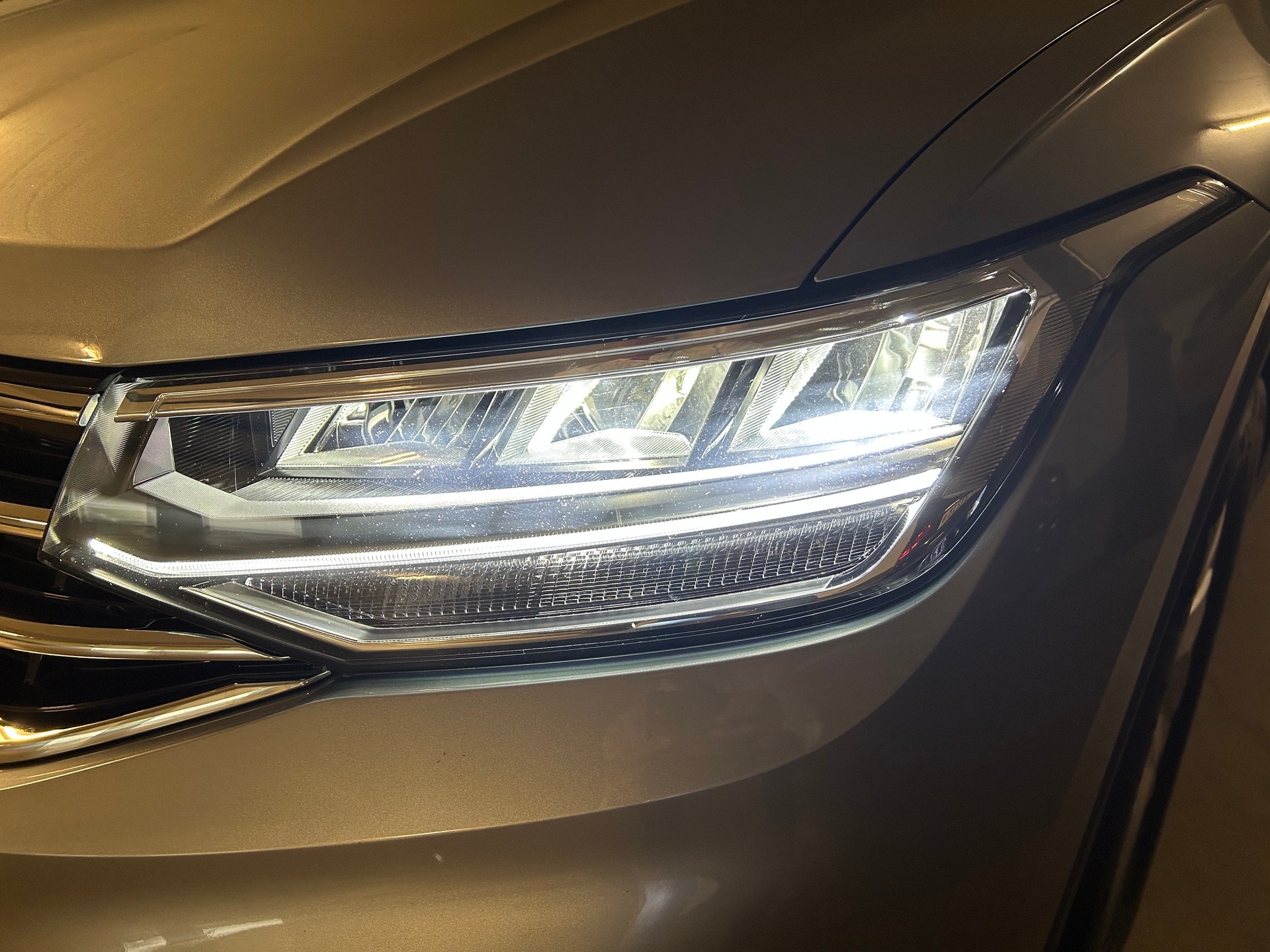 VW Tiguan Allspace 1.5 TSI Life DSG -7 Sitzplätze-AHK-Fahrassistenzsysteme--image-26