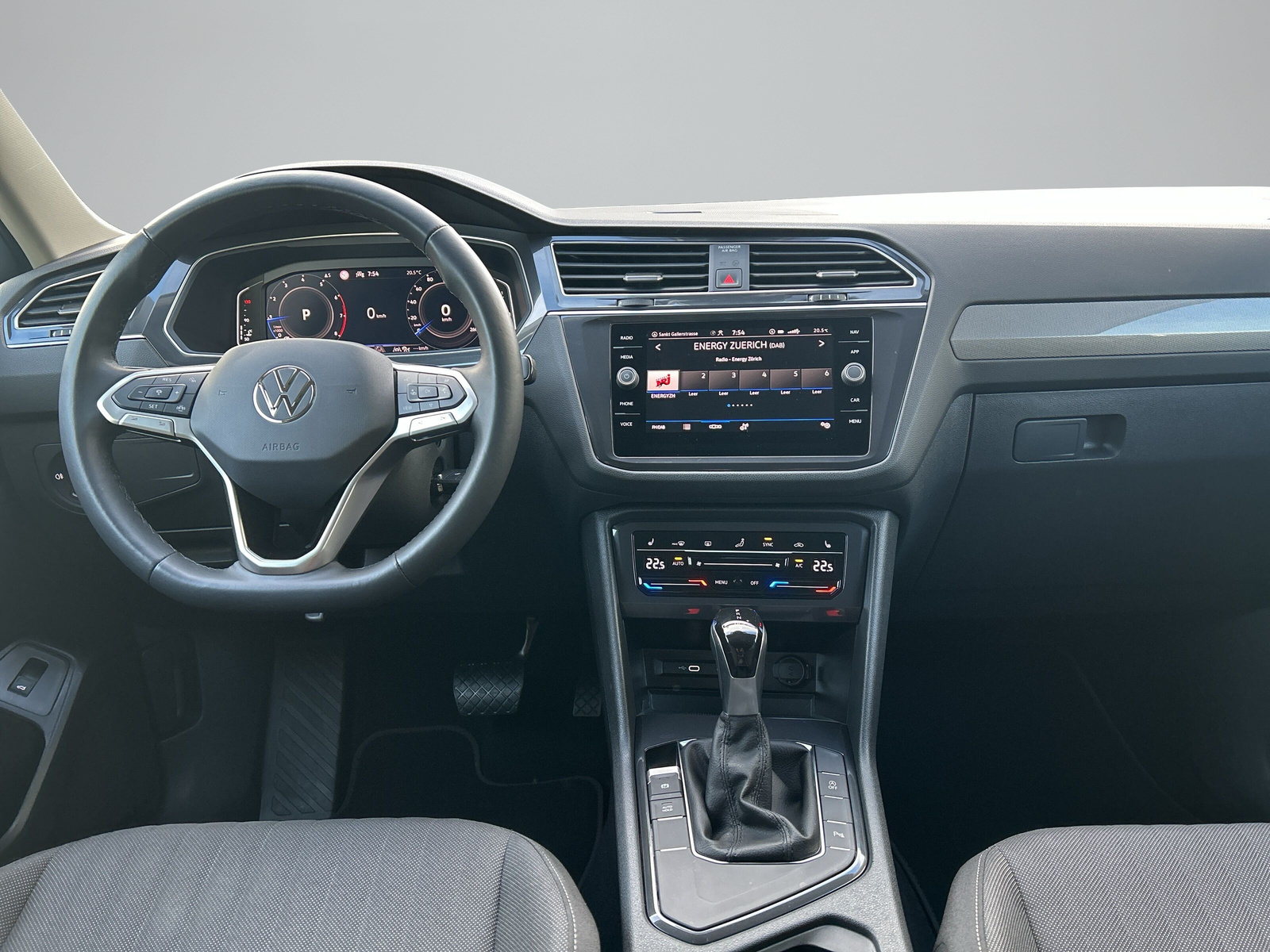VW Tiguan Allspace 1.5 TSI Life DSG -7 Sitzplätze-AHK-Fahrassistenzsysteme--image-6