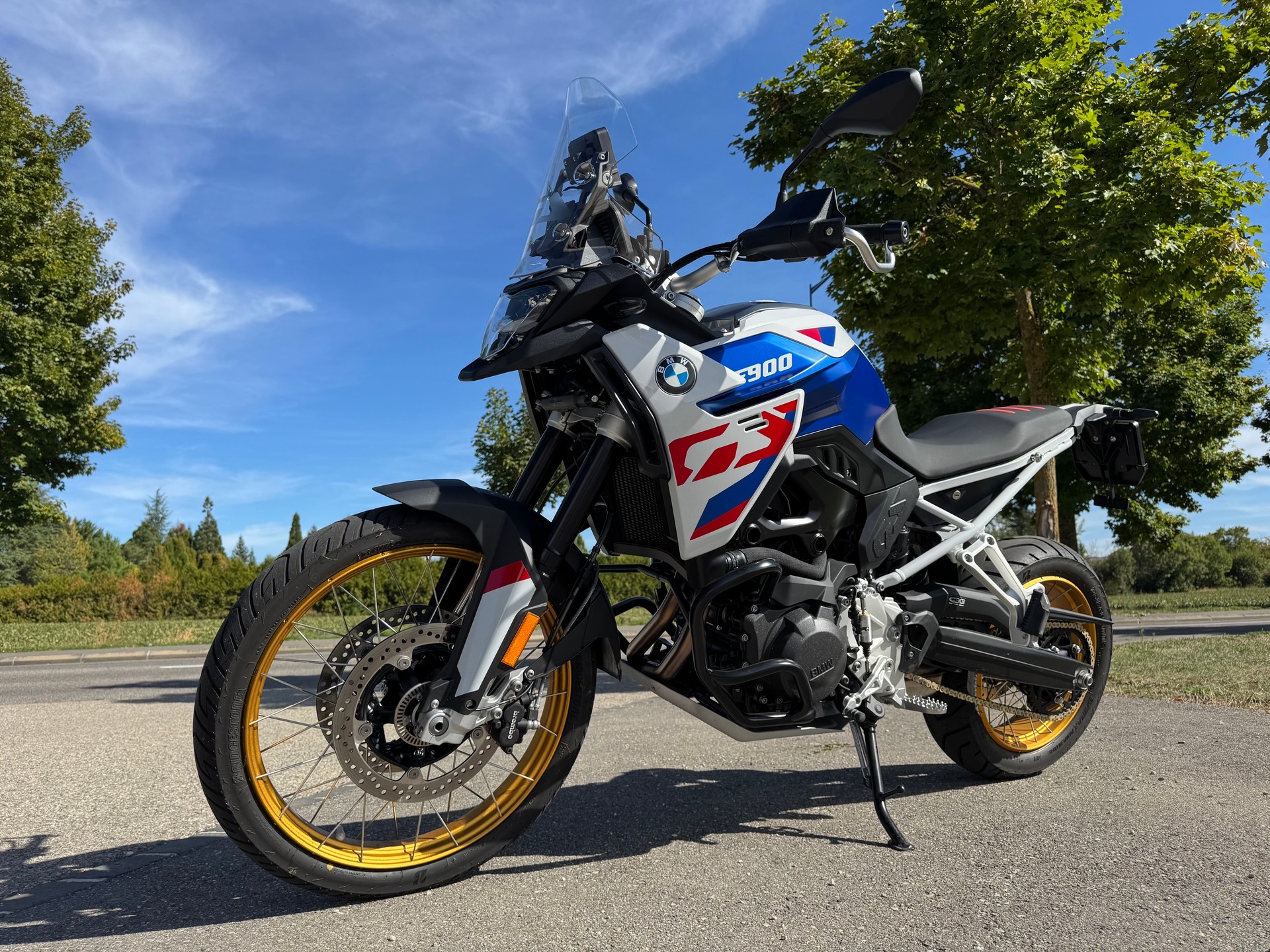 BMW F 900 GS-image-2