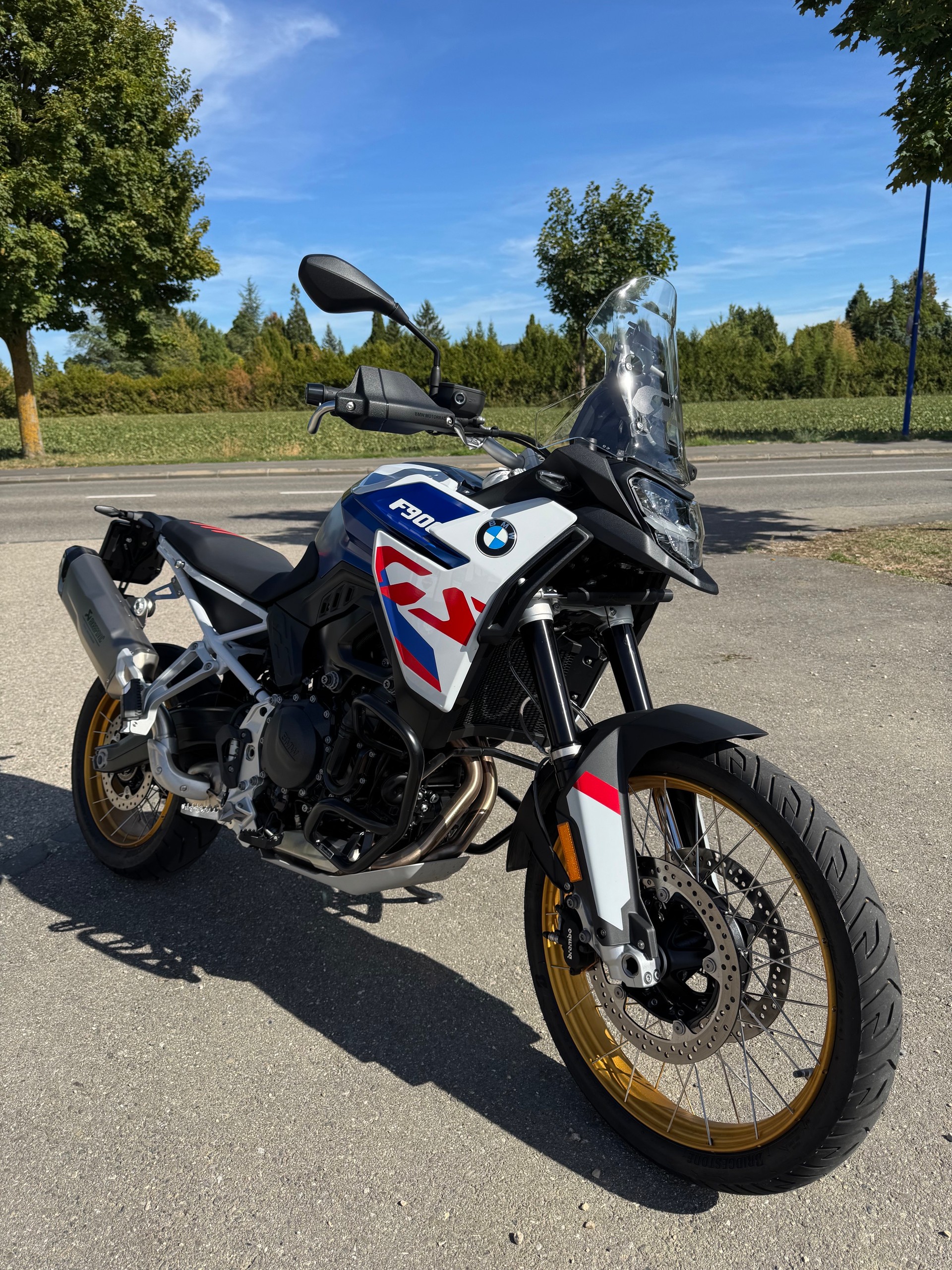 BMW F 900 GS-image-1
