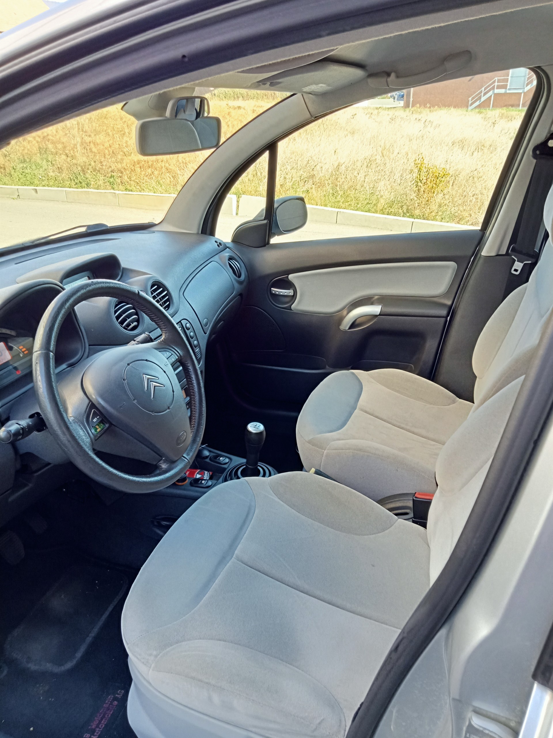 CITROEN C3 1.6i 16V Exclusive-image-9