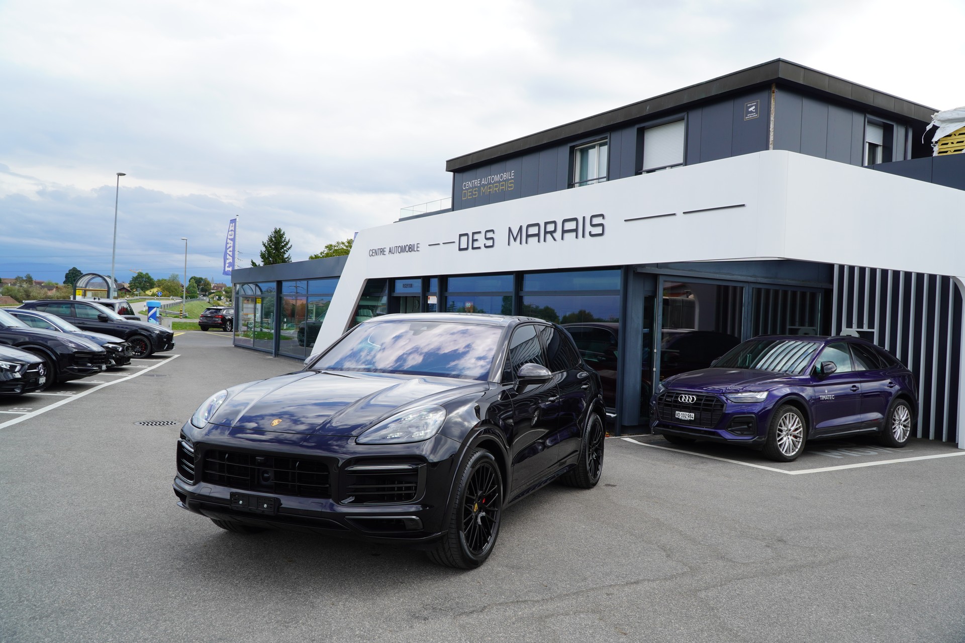 PORSCHE Cayenne GTS-showroom-element-3