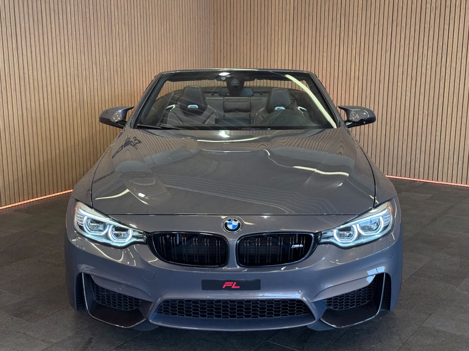 BMW M4 Cabriolet Competition-showroom-element-3