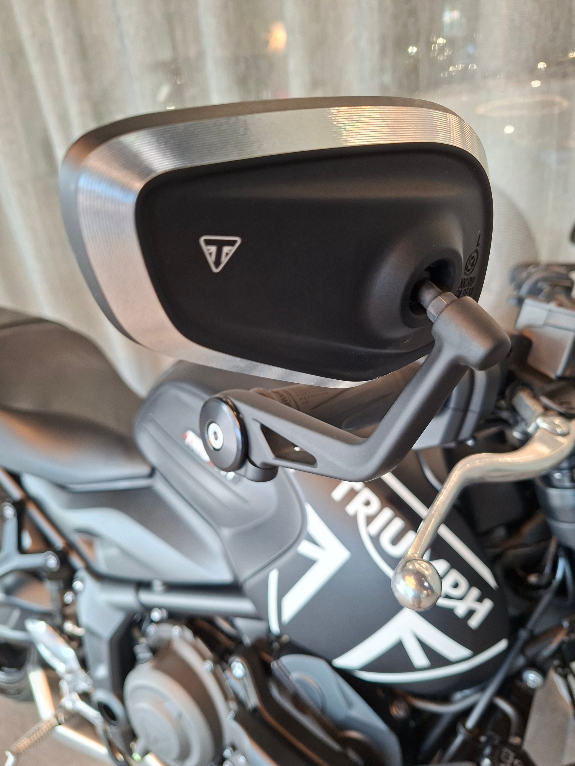 TRIUMPH Trident 660-image-5