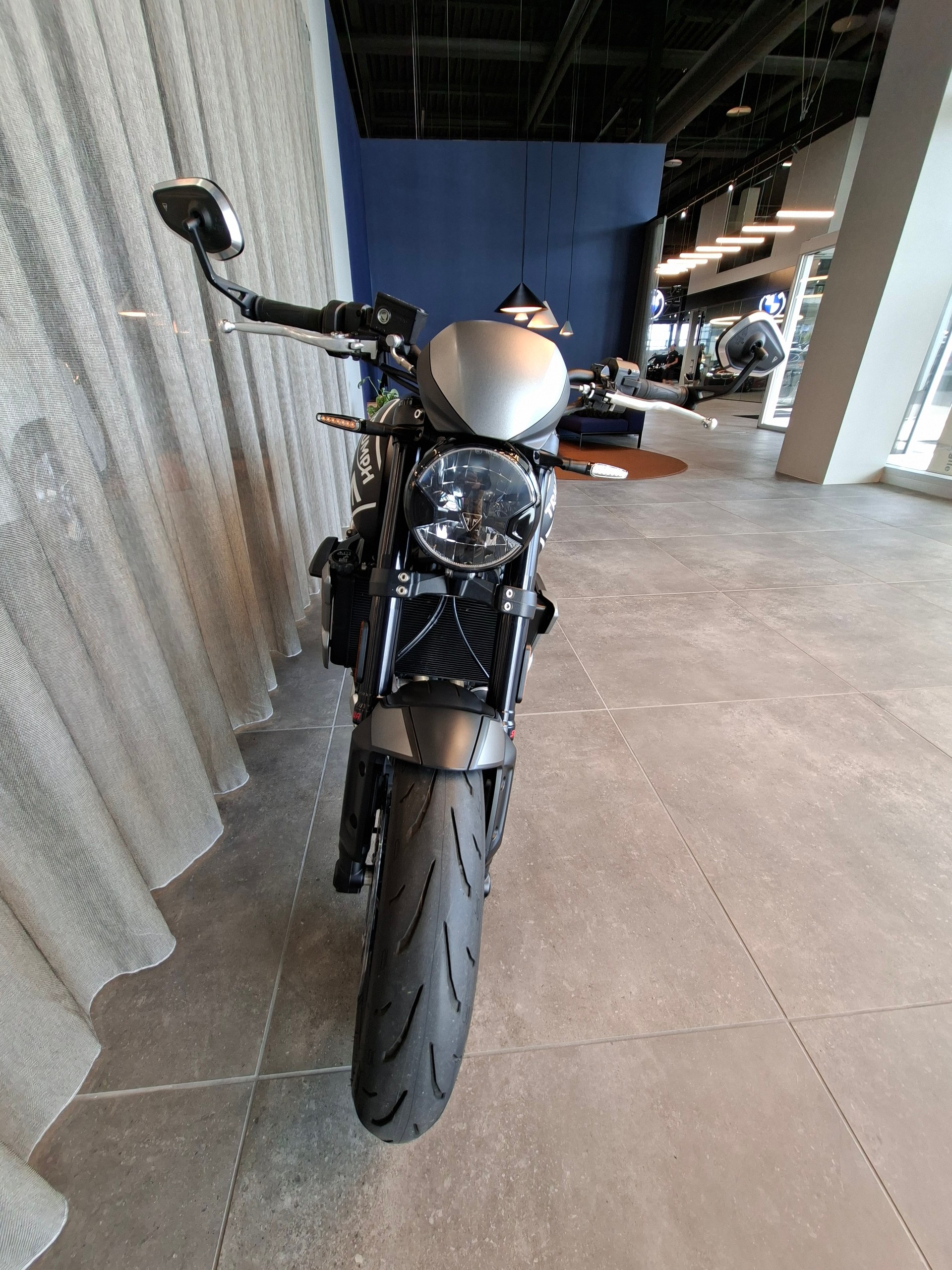 TRIUMPH Trident 660-showroom-element-3