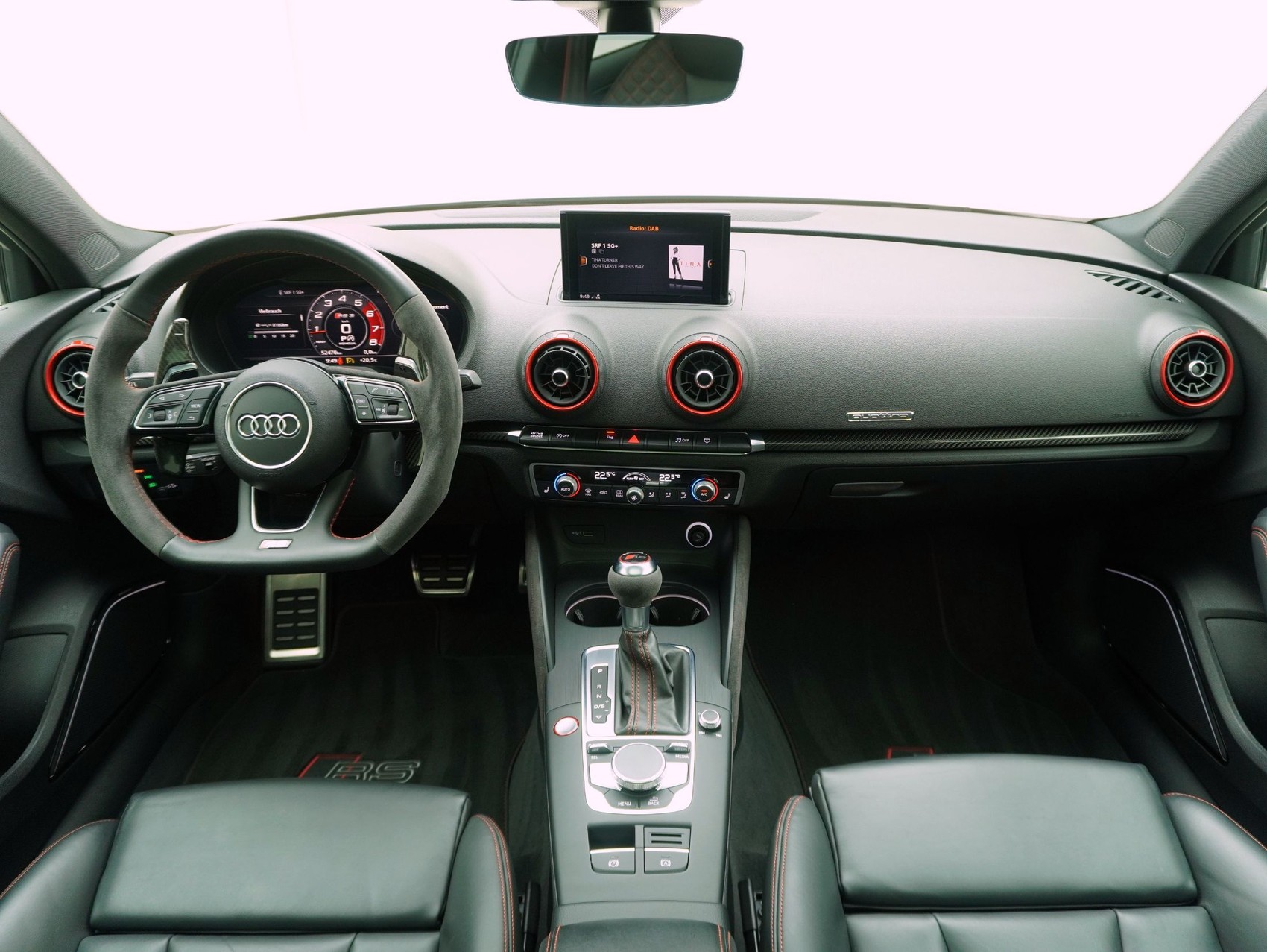 AUDI RS3 Limousine 2.5 T FSI quattro S-Tronic-image-13