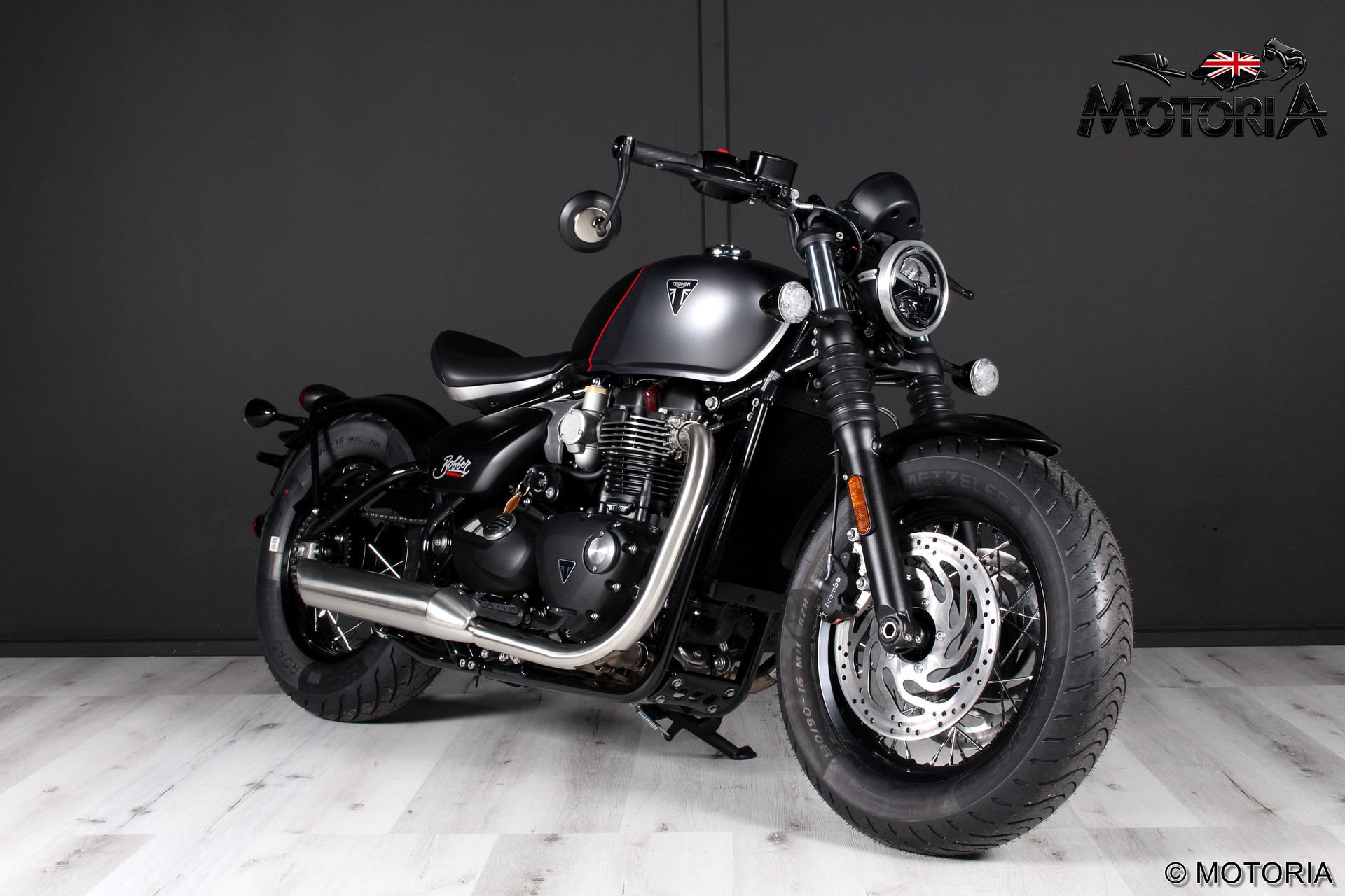 TRIUMPH Bonneville 1200 Bobber MY26 (35kW / 57kW)-image-0