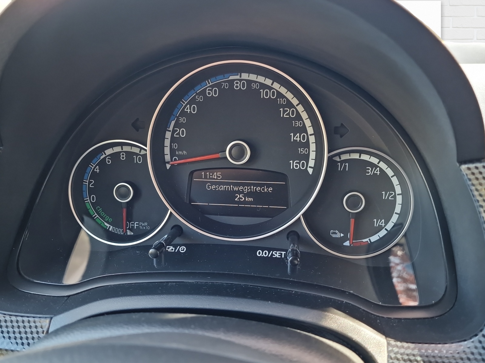 VW Up e-image-9