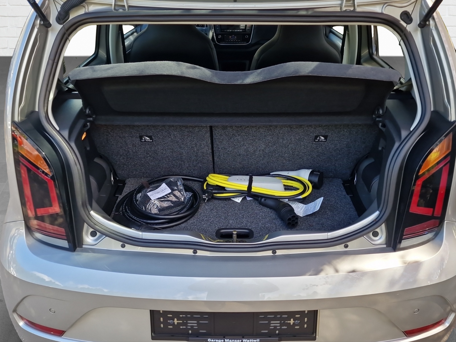 VW Up e-image-12