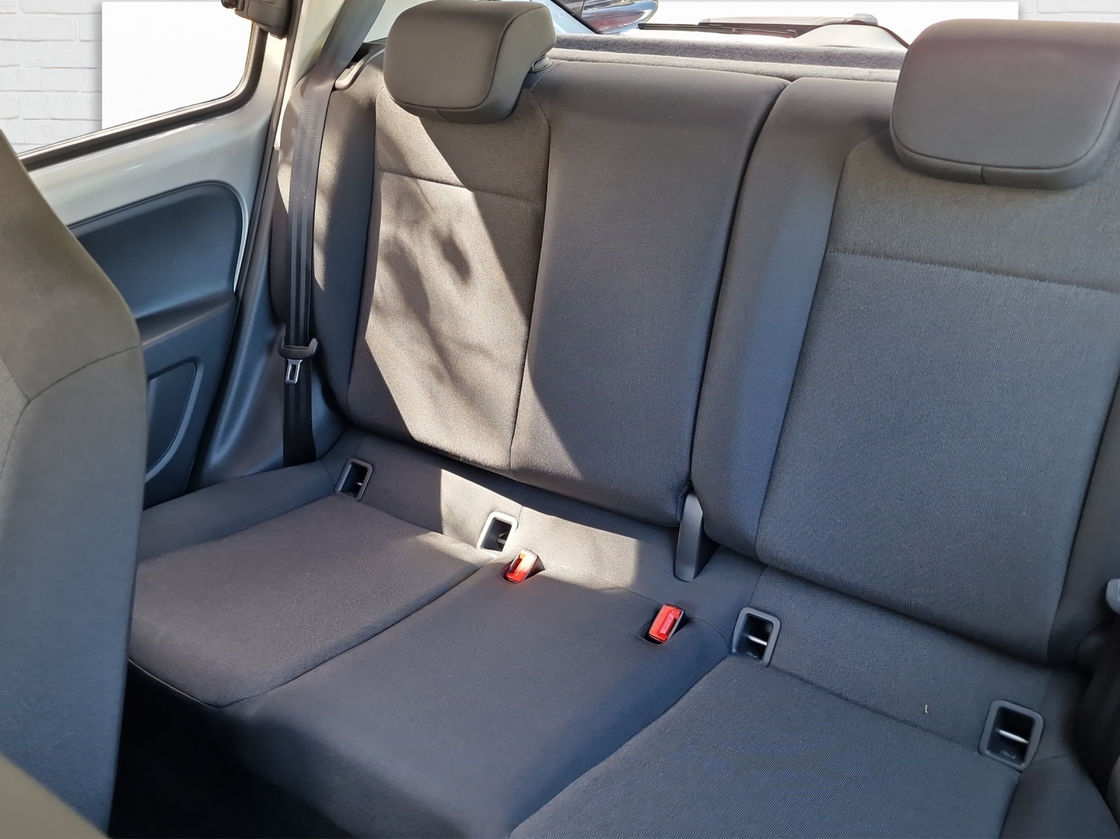 VW Up e-image-11