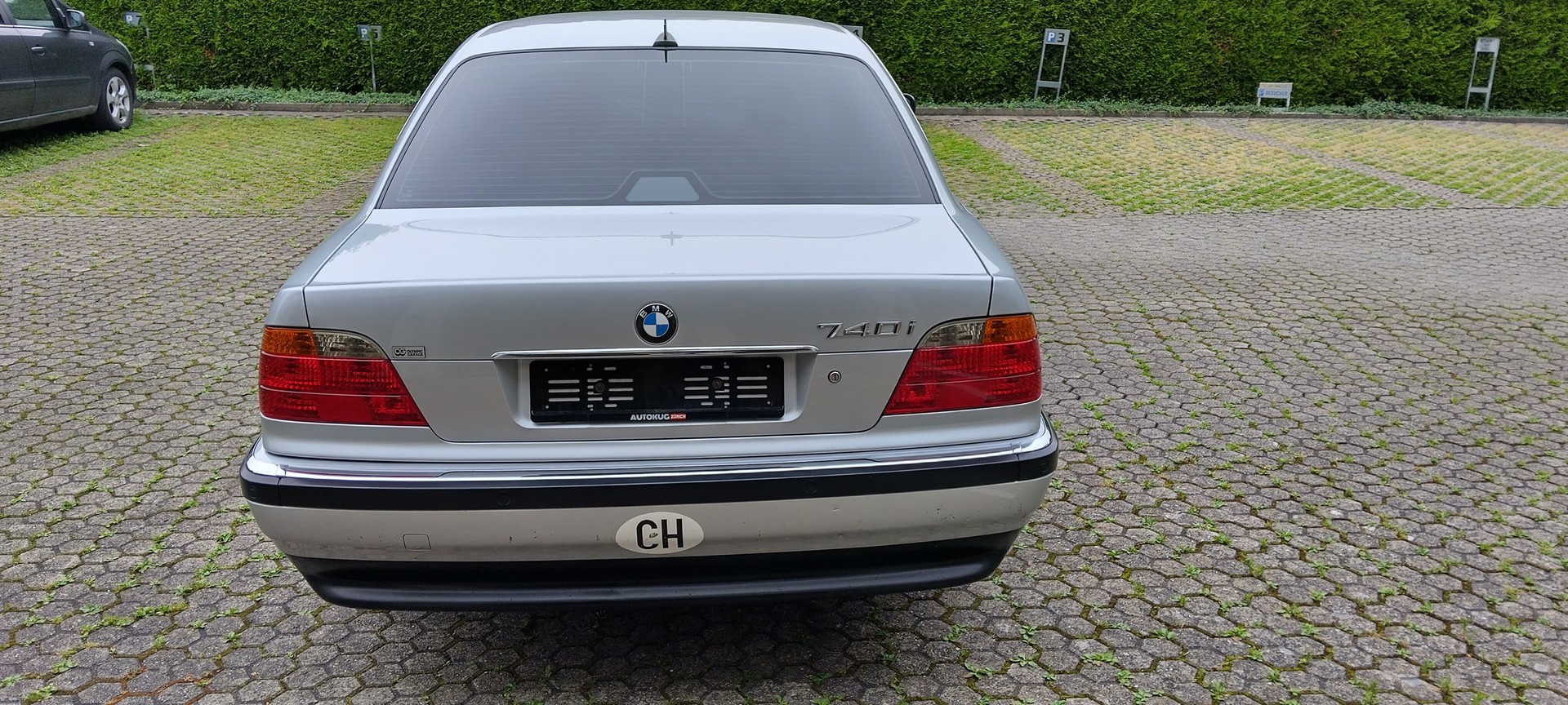 BMW 740 i-image-3