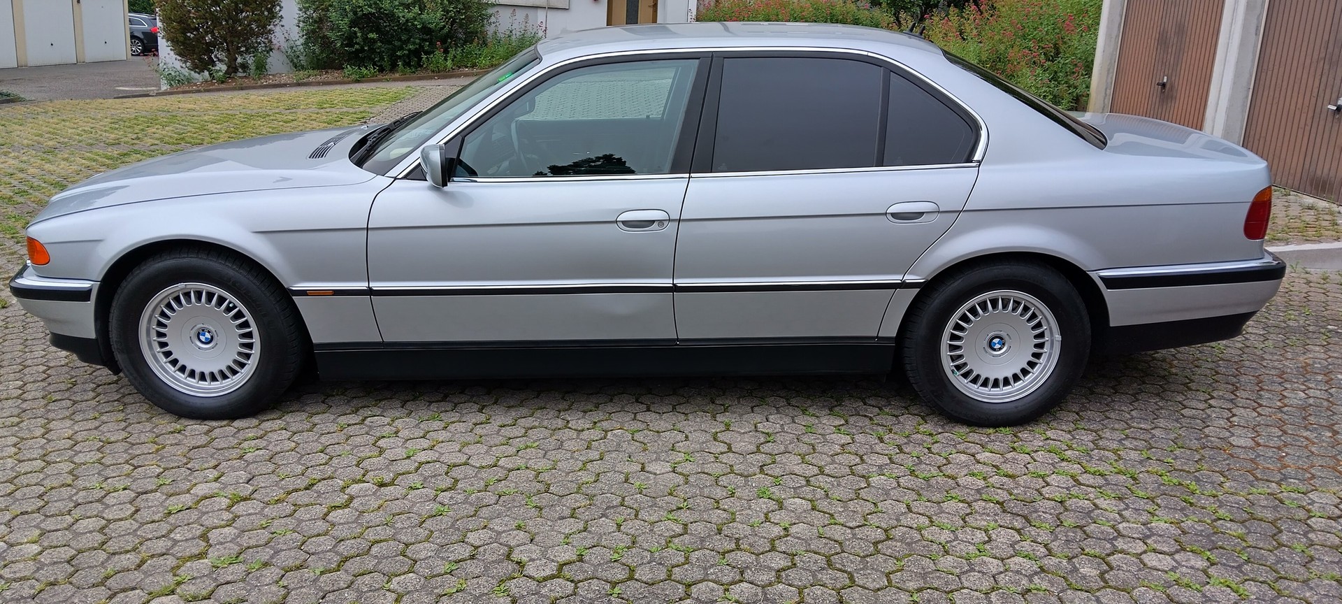 BMW 740 i