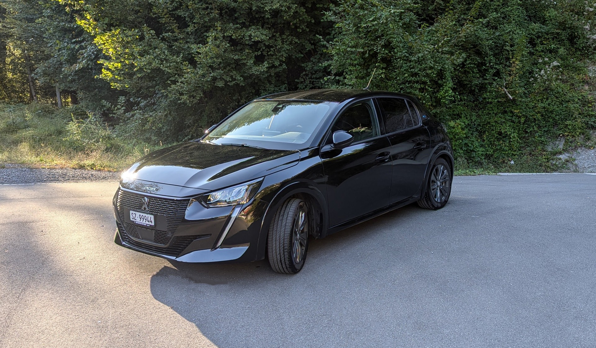 PEUGEOT 208 Elektrik Allure Pack-image-1