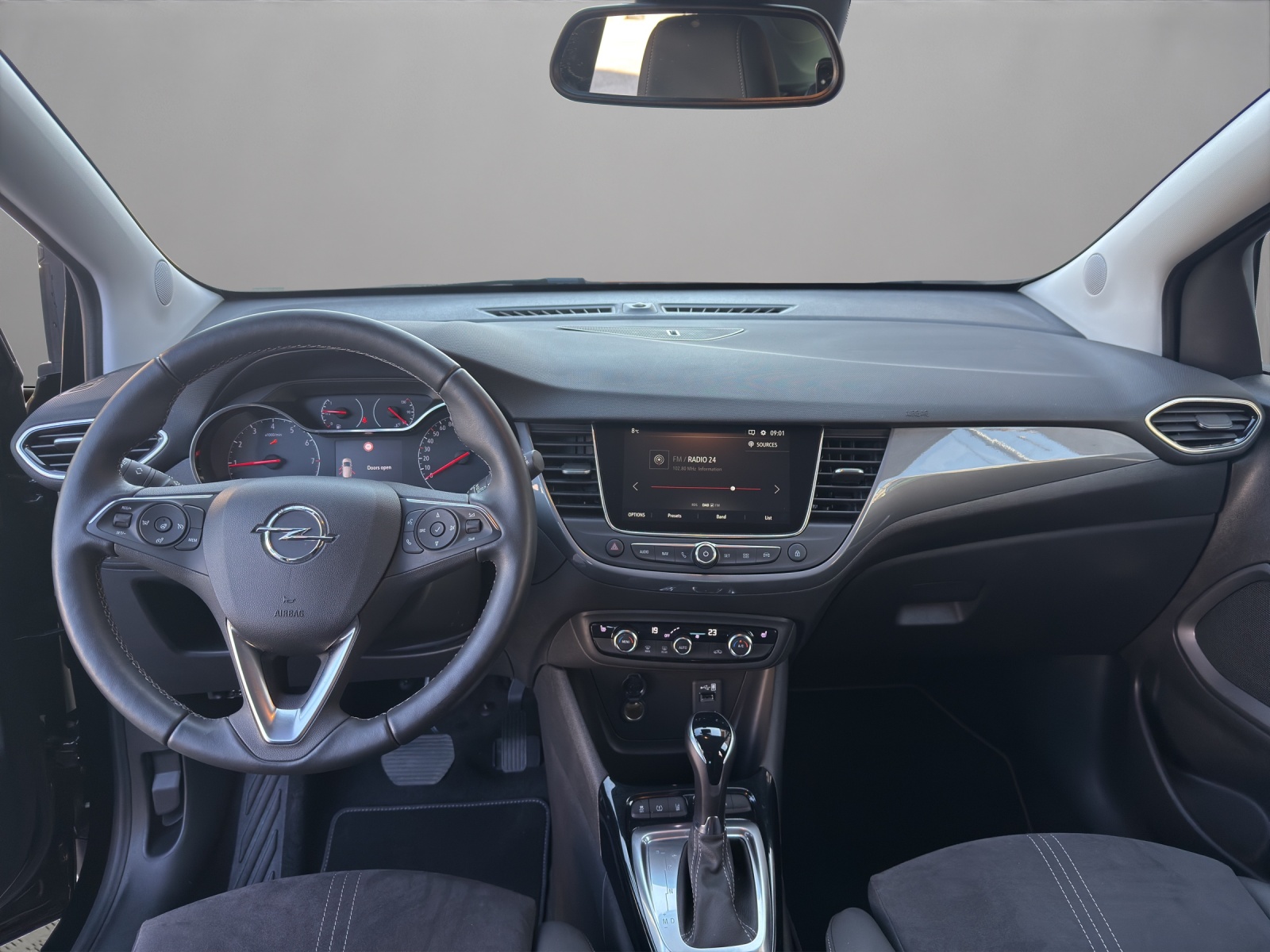 OPEL Crossland 1.2i Elegance Blitz Automat-image-12