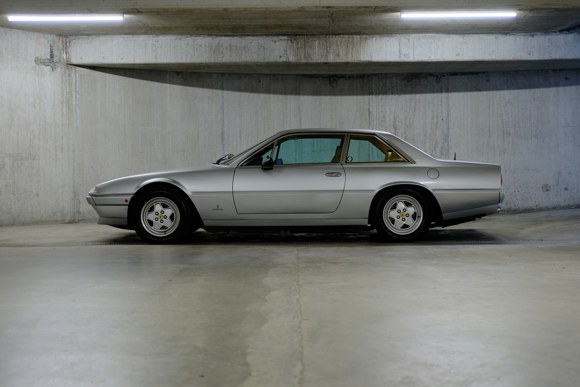 FERRARI 412