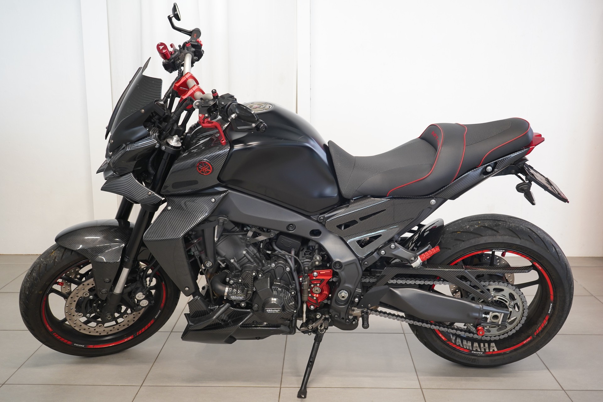 YAMAHA MT-09