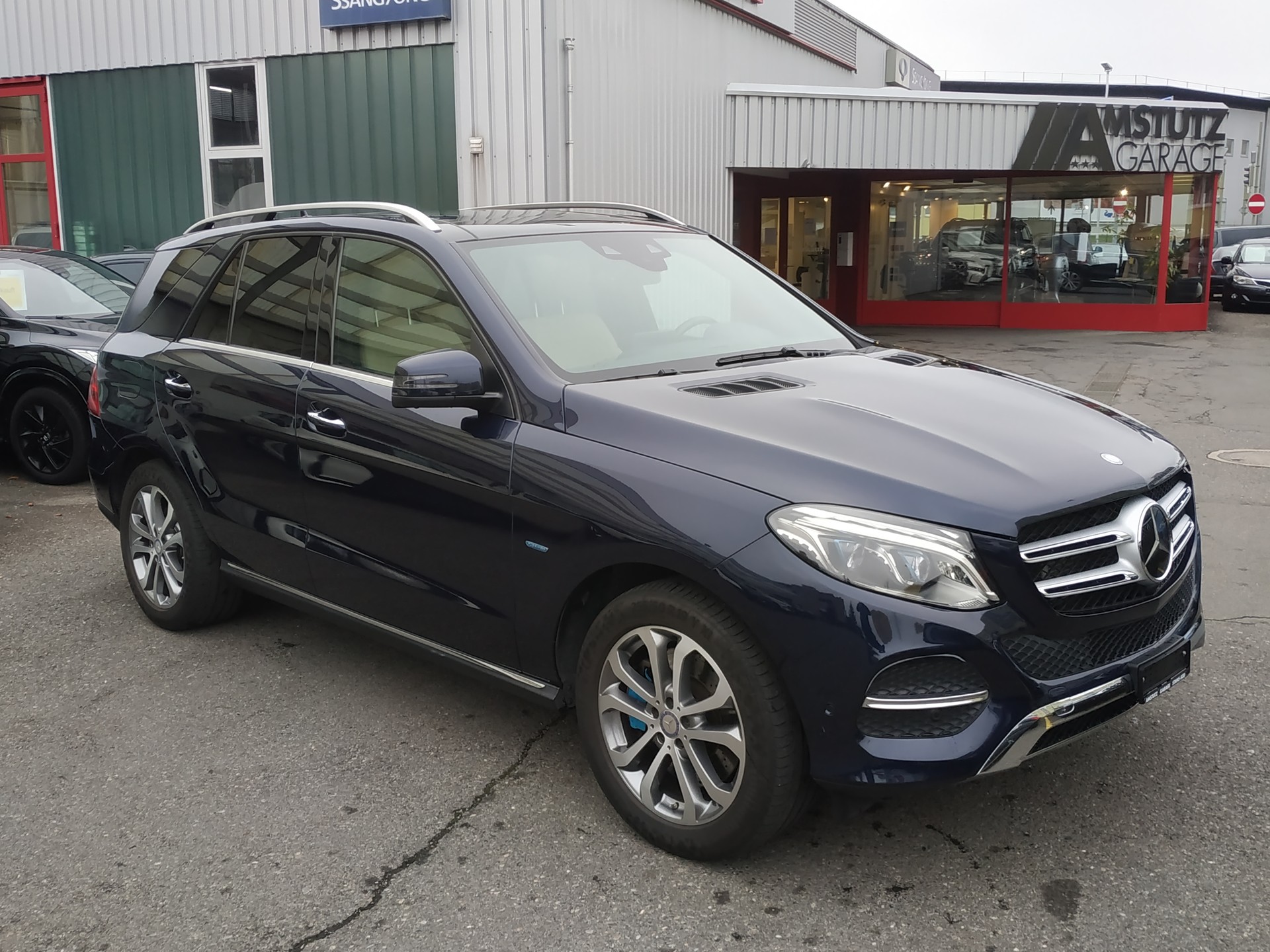 MERCEDES-BENZ GLE 500 e 4Matic 7G-Tronic-showroom-element-1