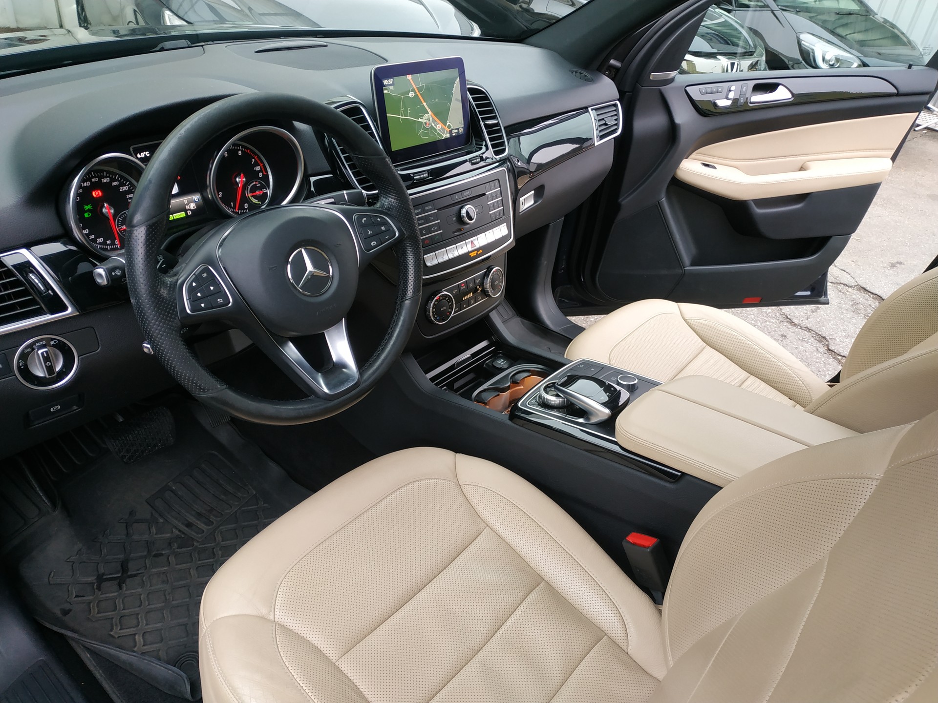 MERCEDES-BENZ GLE 500 e 4Matic 7G-Tronic-image-10