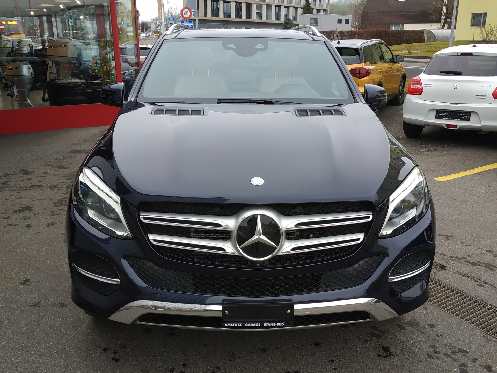 MERCEDES-BENZ GLE 500 e 4Matic 7G-Tronic-showroom-element-2