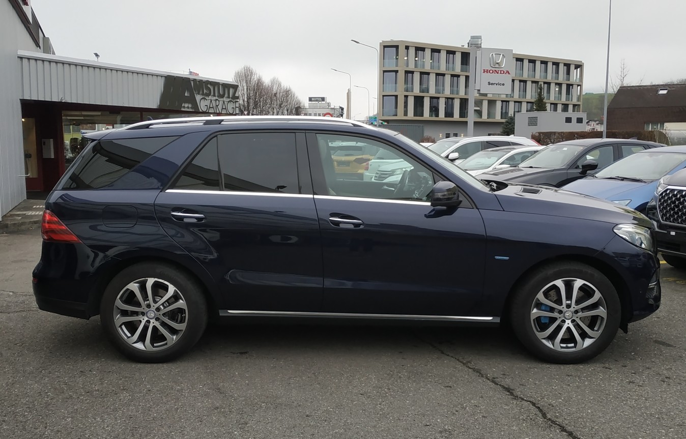 MERCEDES-BENZ GLE 500 e 4Matic 7G-Tronic-image-4