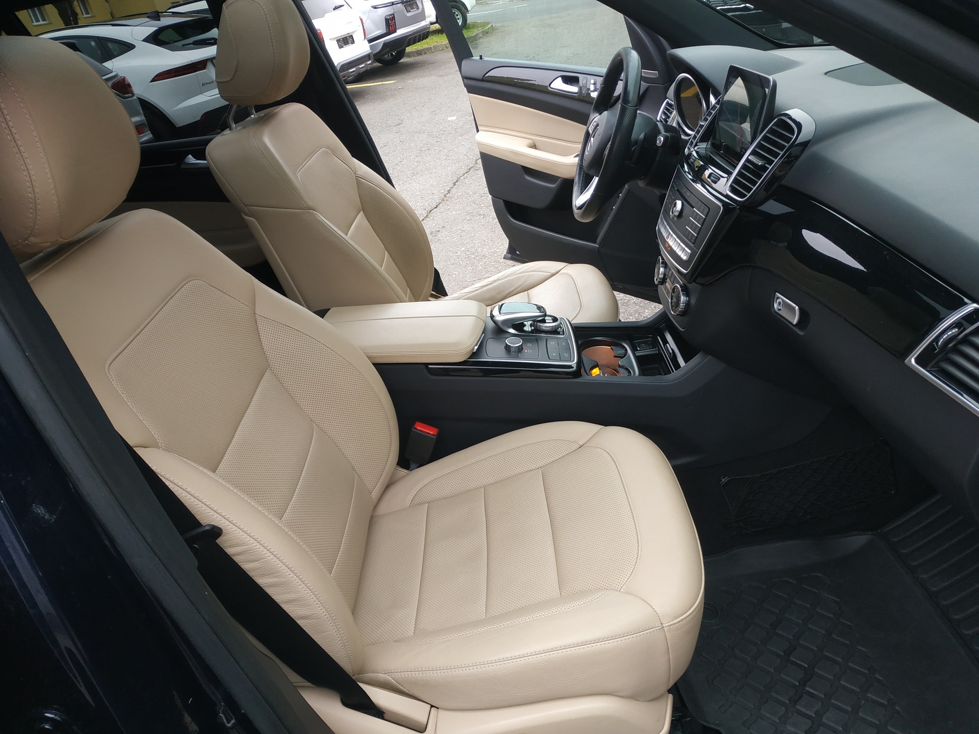 MERCEDES-BENZ GLE 500 e 4Matic 7G-Tronic-image-14