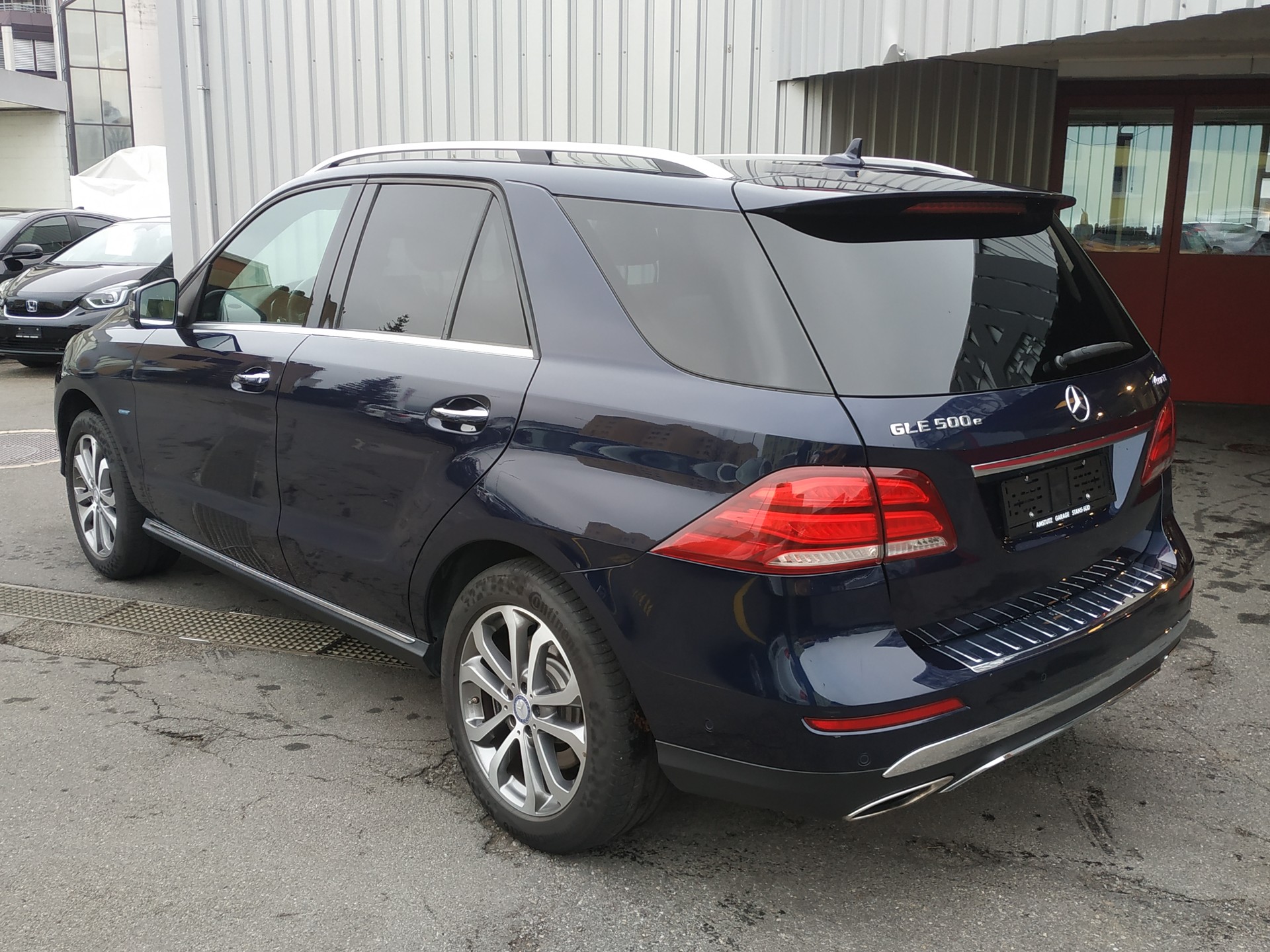 MERCEDES-BENZ GLE 500 e 4Matic 7G-Tronic-showroom-element-3