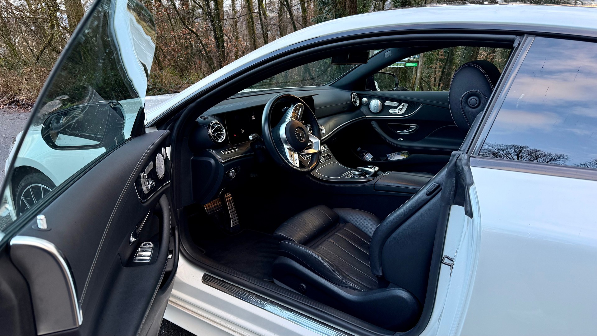 MERCEDES-BENZ E 300 Coupé AMG Line 9G-Tronic-image-9