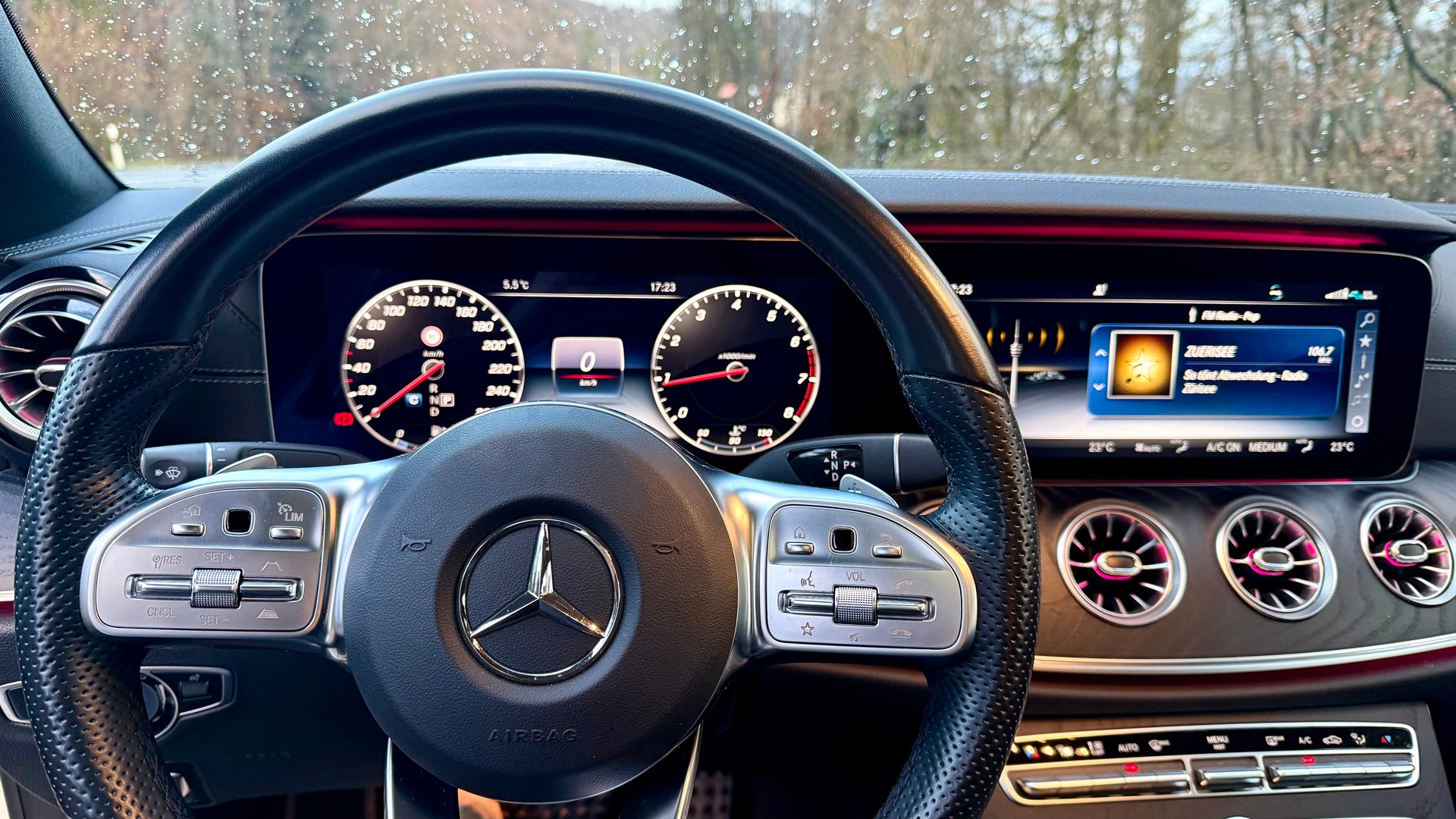 MERCEDES-BENZ E 300 Coupé AMG Line 9G-Tronic-image-11