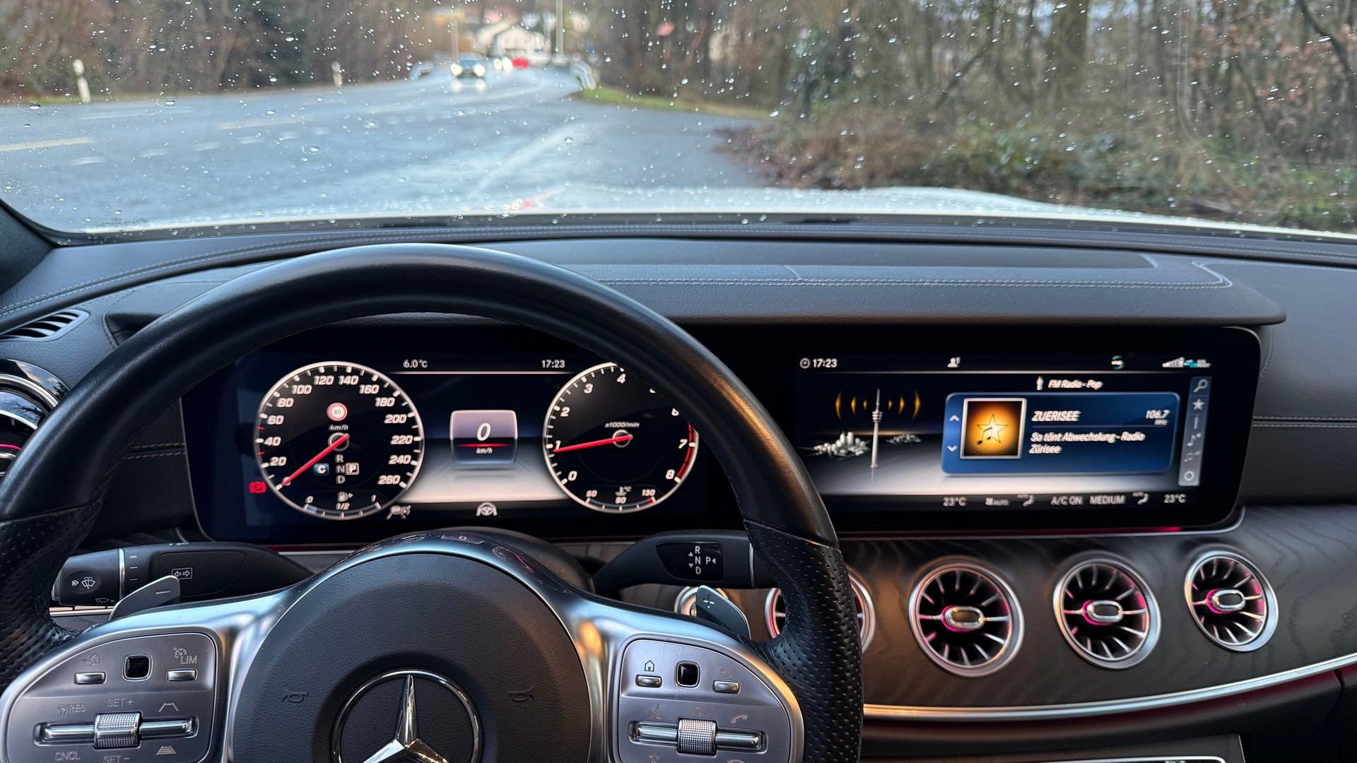 MERCEDES-BENZ E 300 Coupé AMG Line 9G-Tronic-image-12