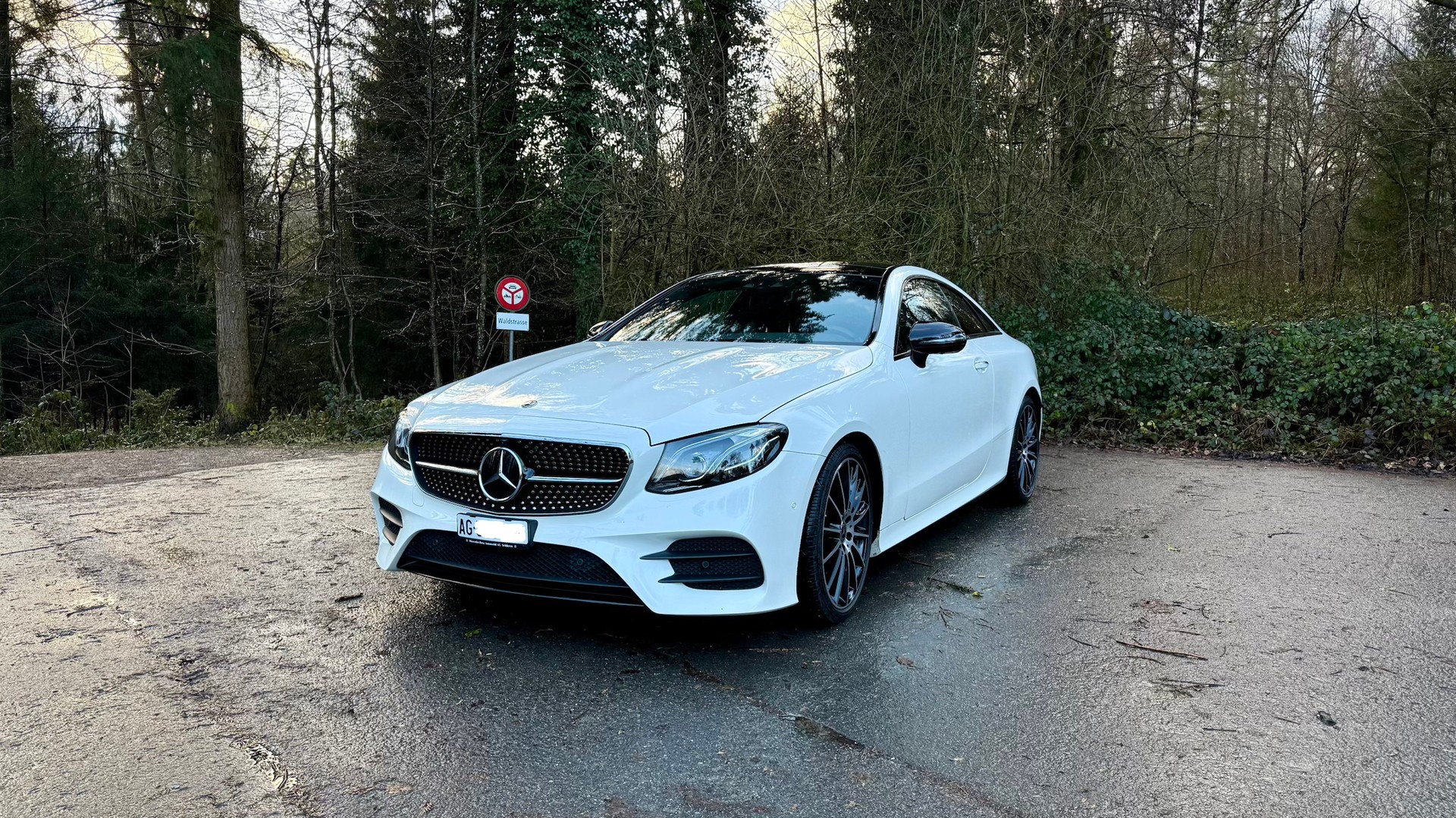 MERCEDES-BENZ E 300 Coupé AMG Line 9G-Tronic-image-7