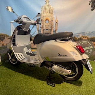 PIAGGIO Vespa GTS 300 Super Tech ABS-image-3