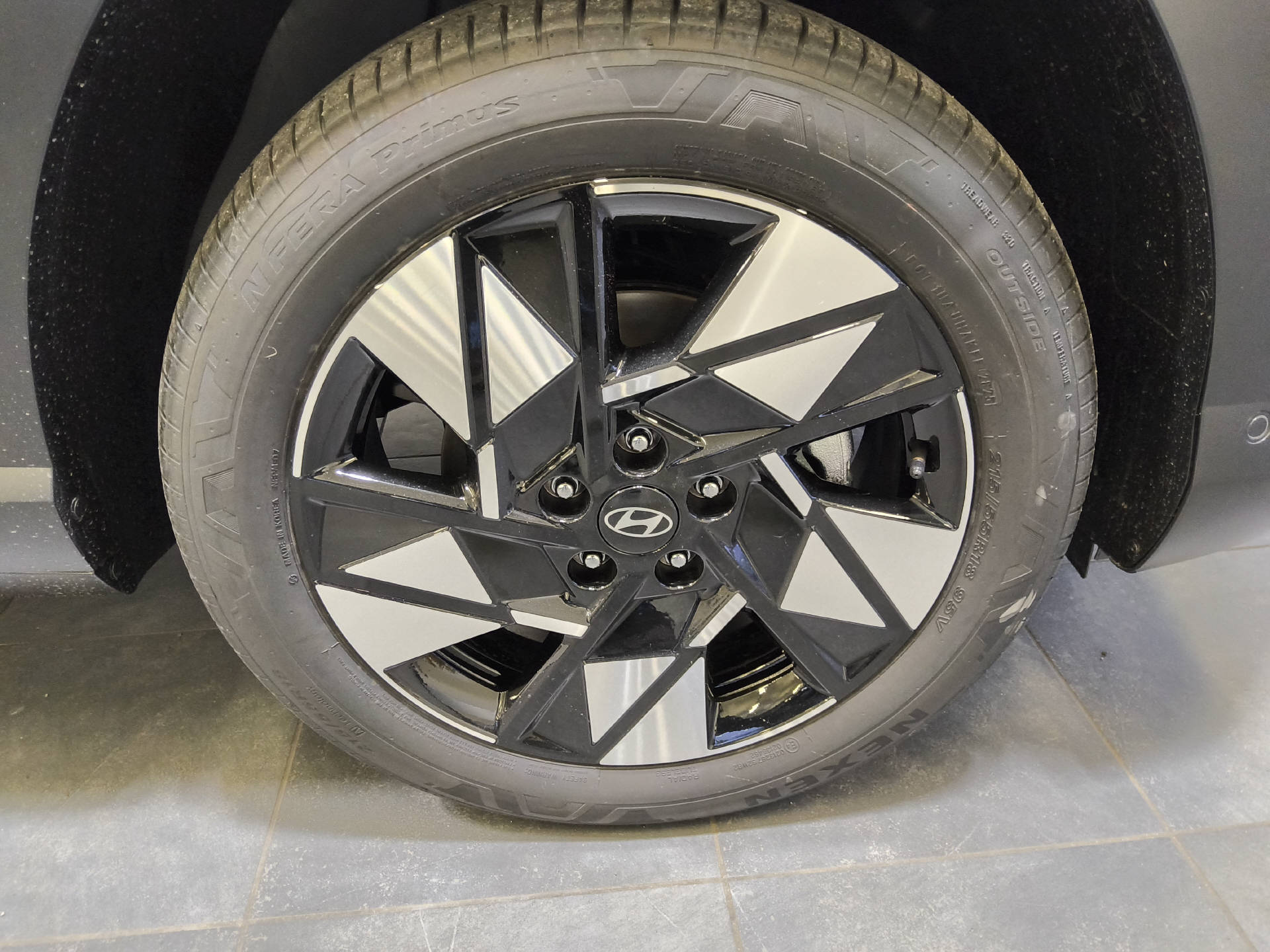 HYUNDAI Kona 1.6 GDi Hybrid Amplia-image-12