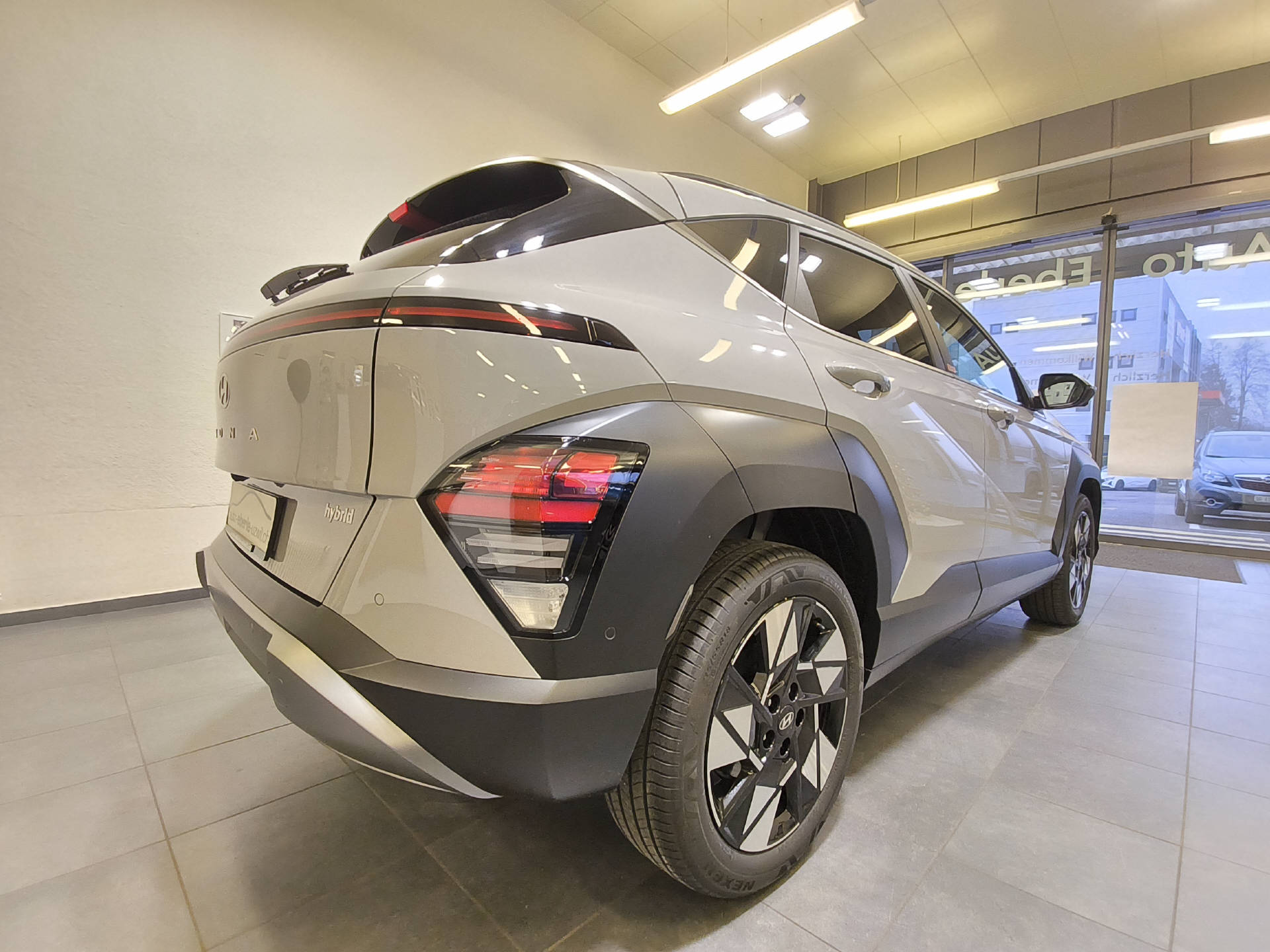 HYUNDAI Kona 1.6 GDi Hybrid Amplia-image-24