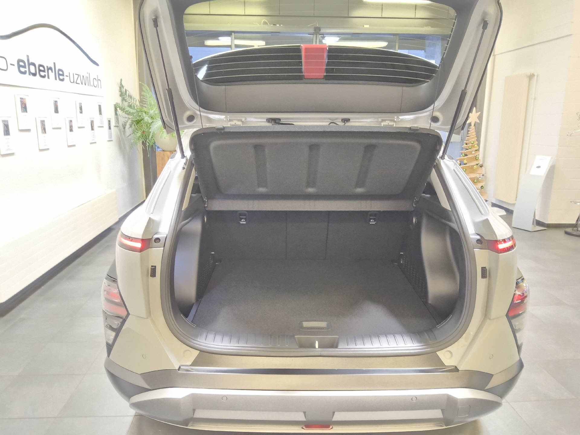 HYUNDAI Kona 1.6 GDi Hybrid Amplia-image-13