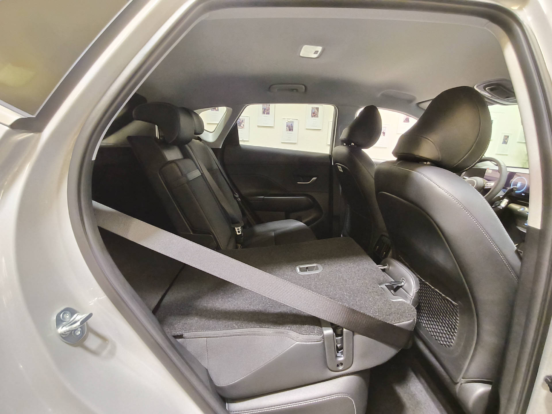 HYUNDAI Kona 1.6 GDi Hybrid Amplia-image-15