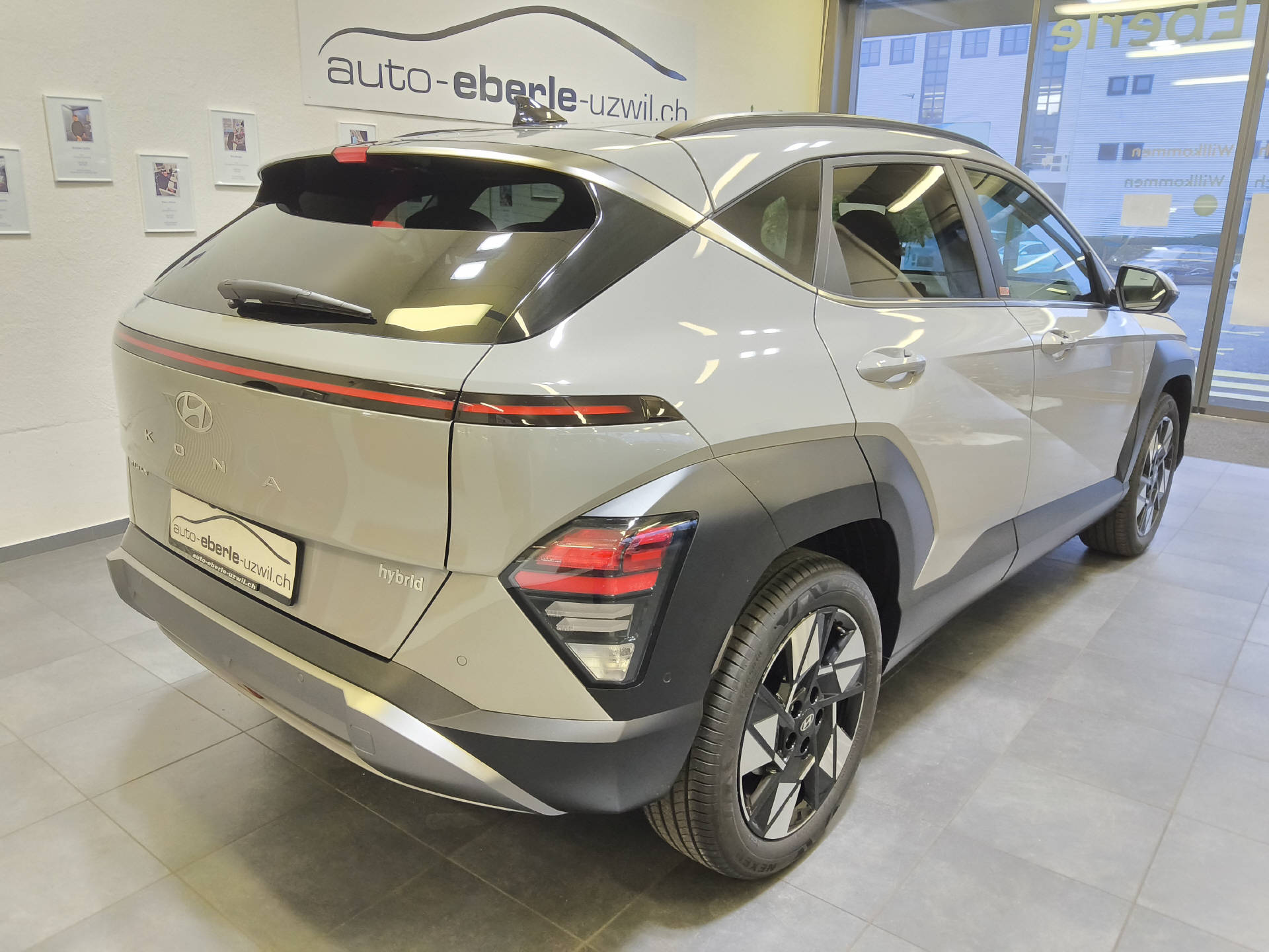 HYUNDAI Kona 1.6 GDi Hybrid Amplia-image-23