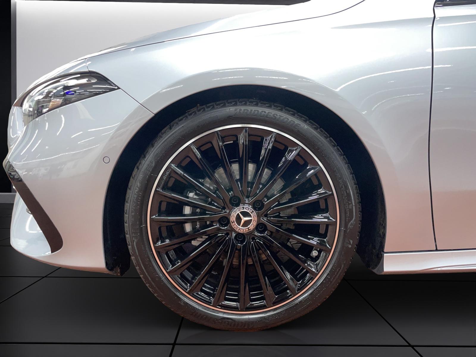 MERCEDES-BENZ A 200 Night Star AMG Line-image-9
