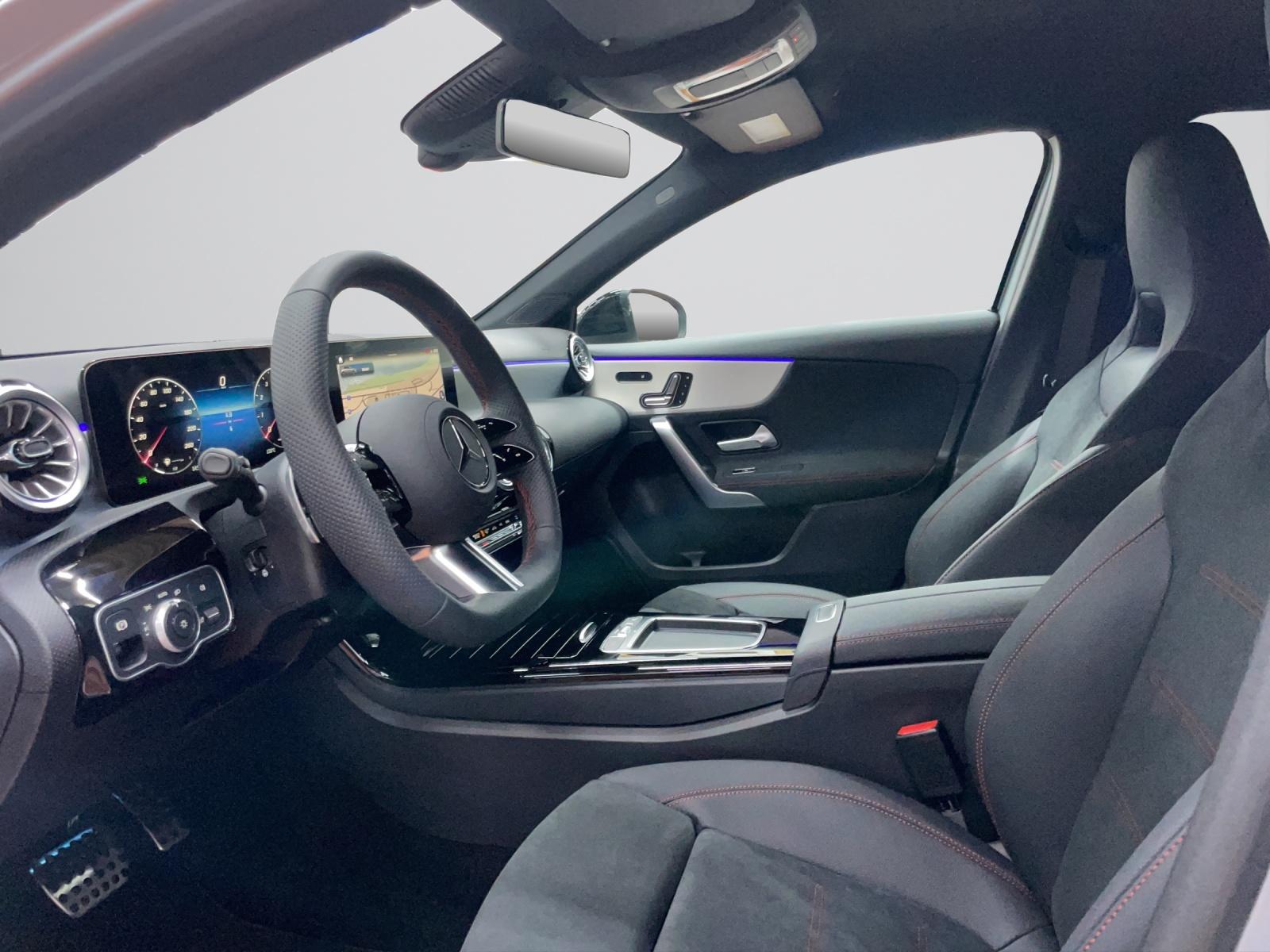 MERCEDES-BENZ A 200 Night Star AMG Line-image-4