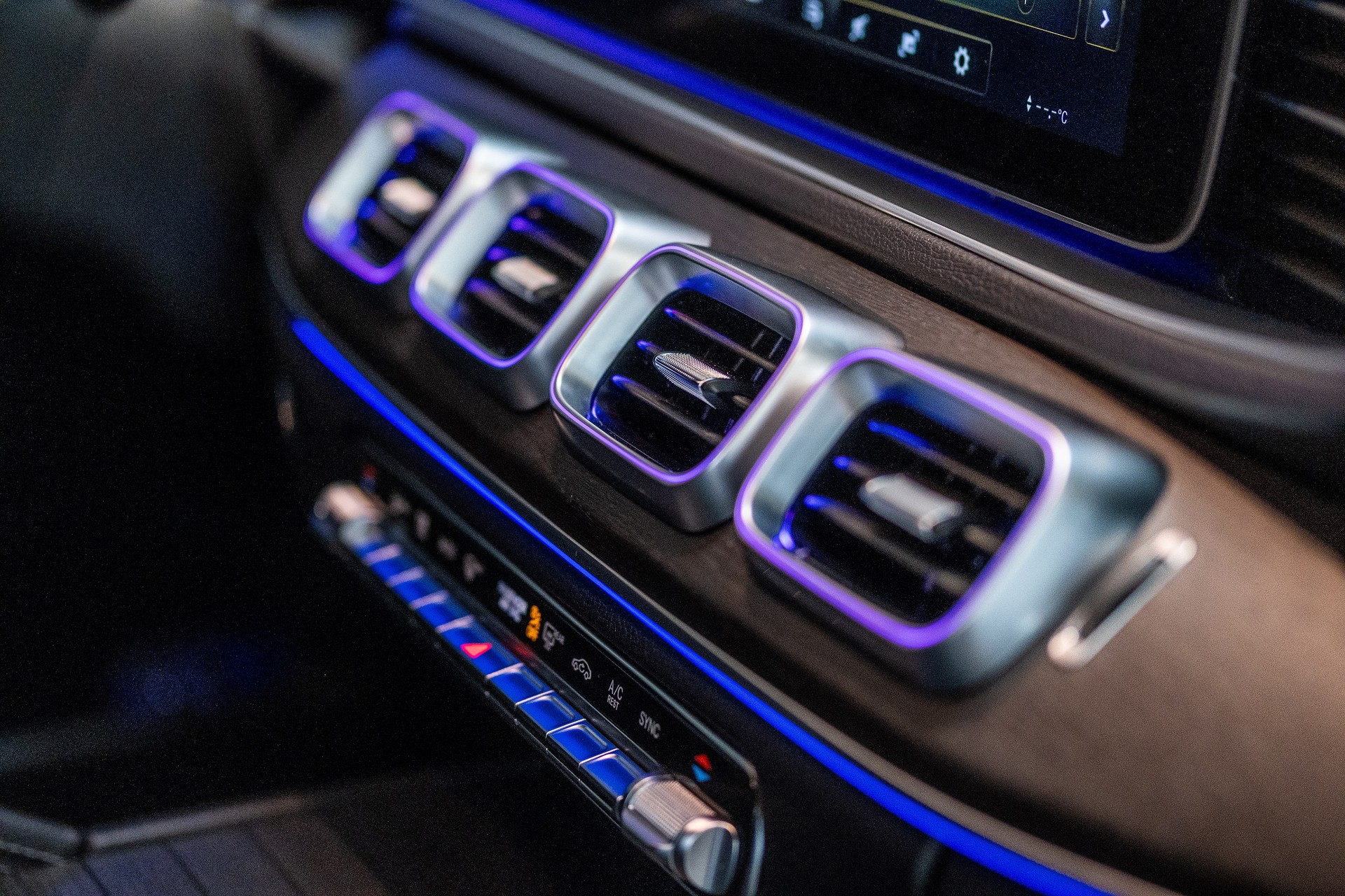 MERCEDES-BENZ GLE 300 d 4Matic AMG Line 9G-Tronic-image-18