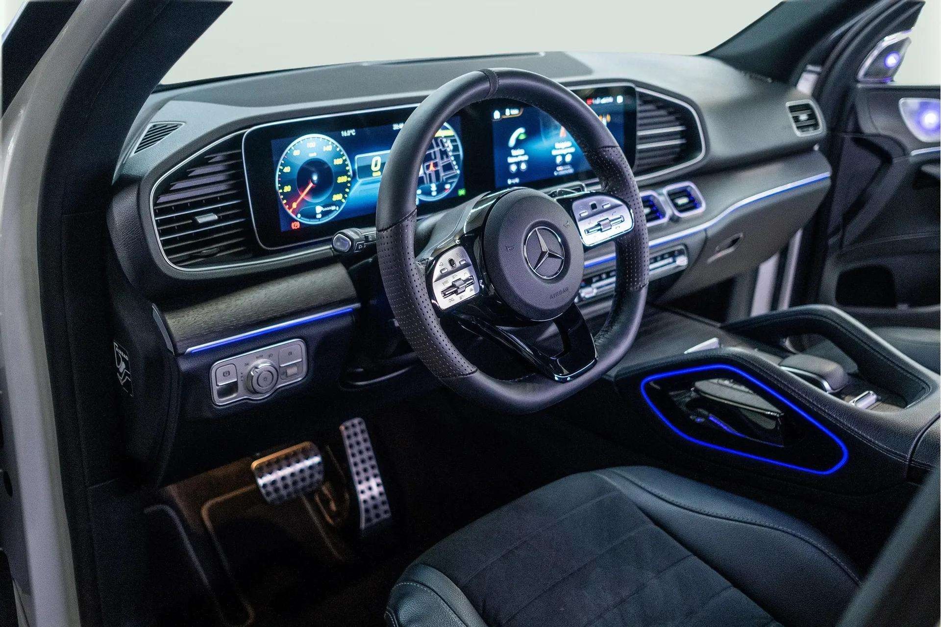 MERCEDES-BENZ GLE 300 d 4Matic AMG Line 9G-Tronic-image-8