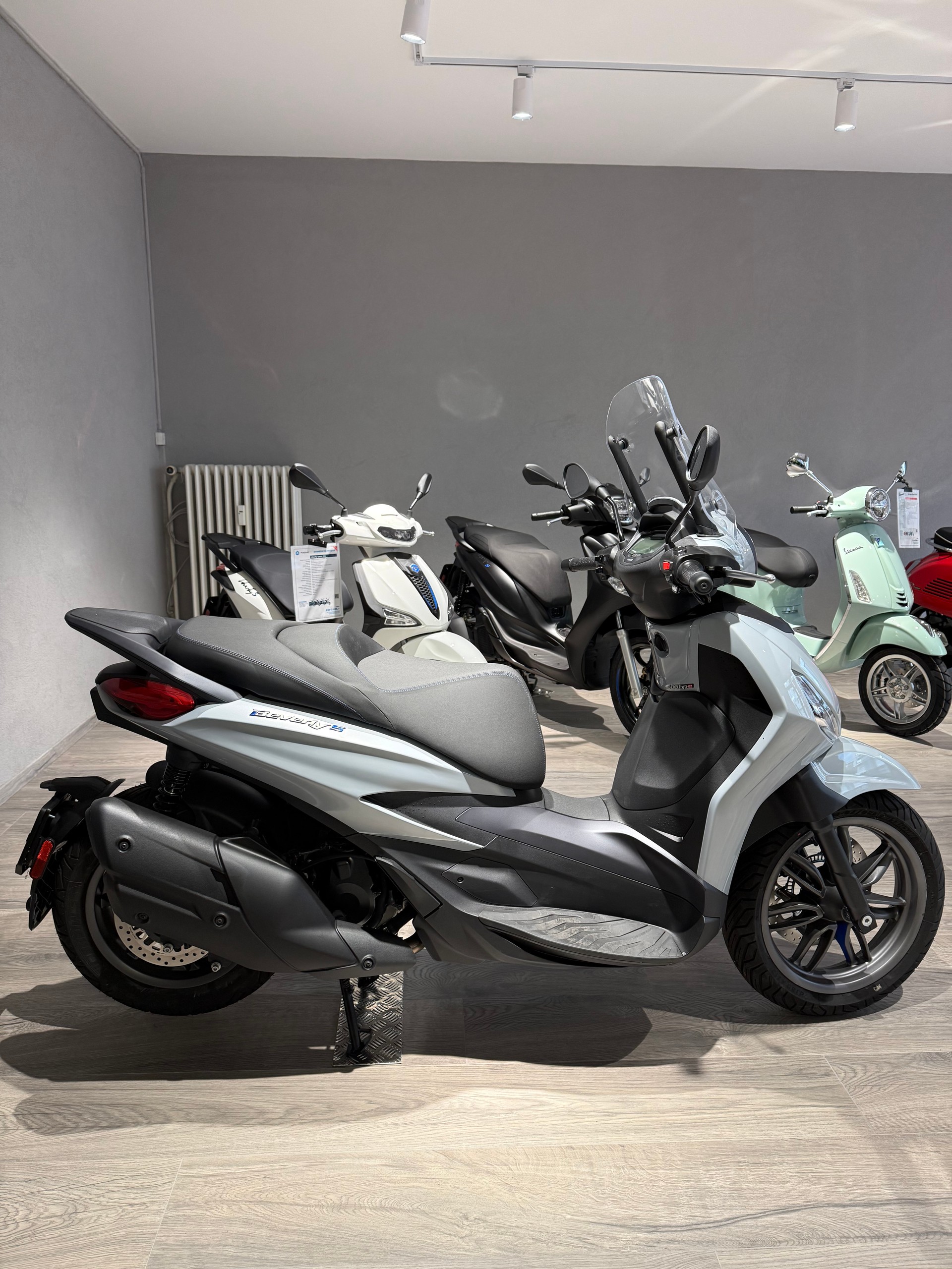 PIAGGIO Beverly 400 Sport E5+
