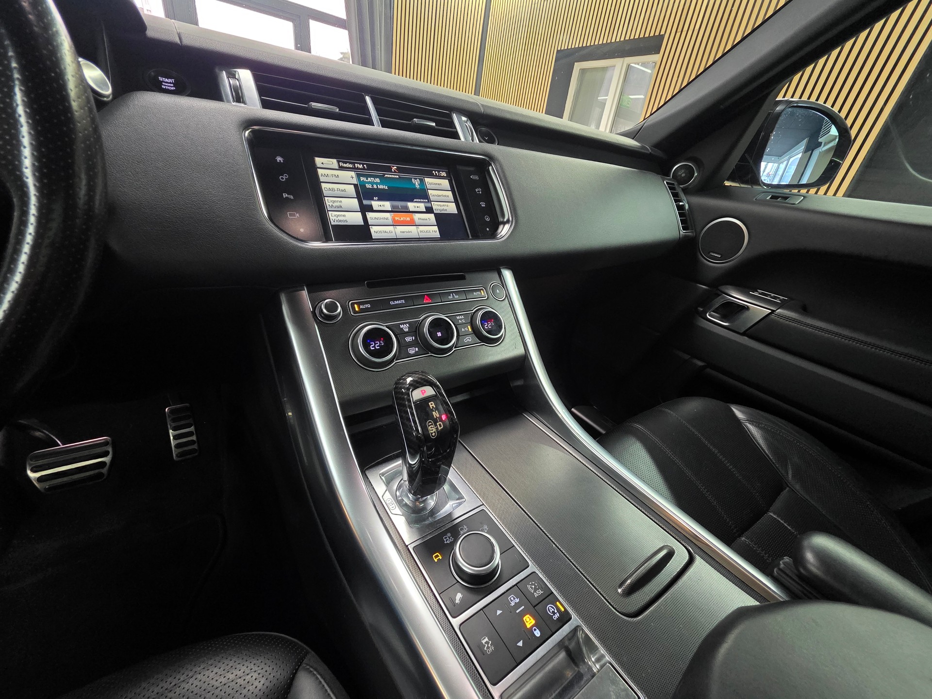 LAND ROVER Range Rover Sport 3.0 SDV6 HSE Dynamic Automatic-image-12