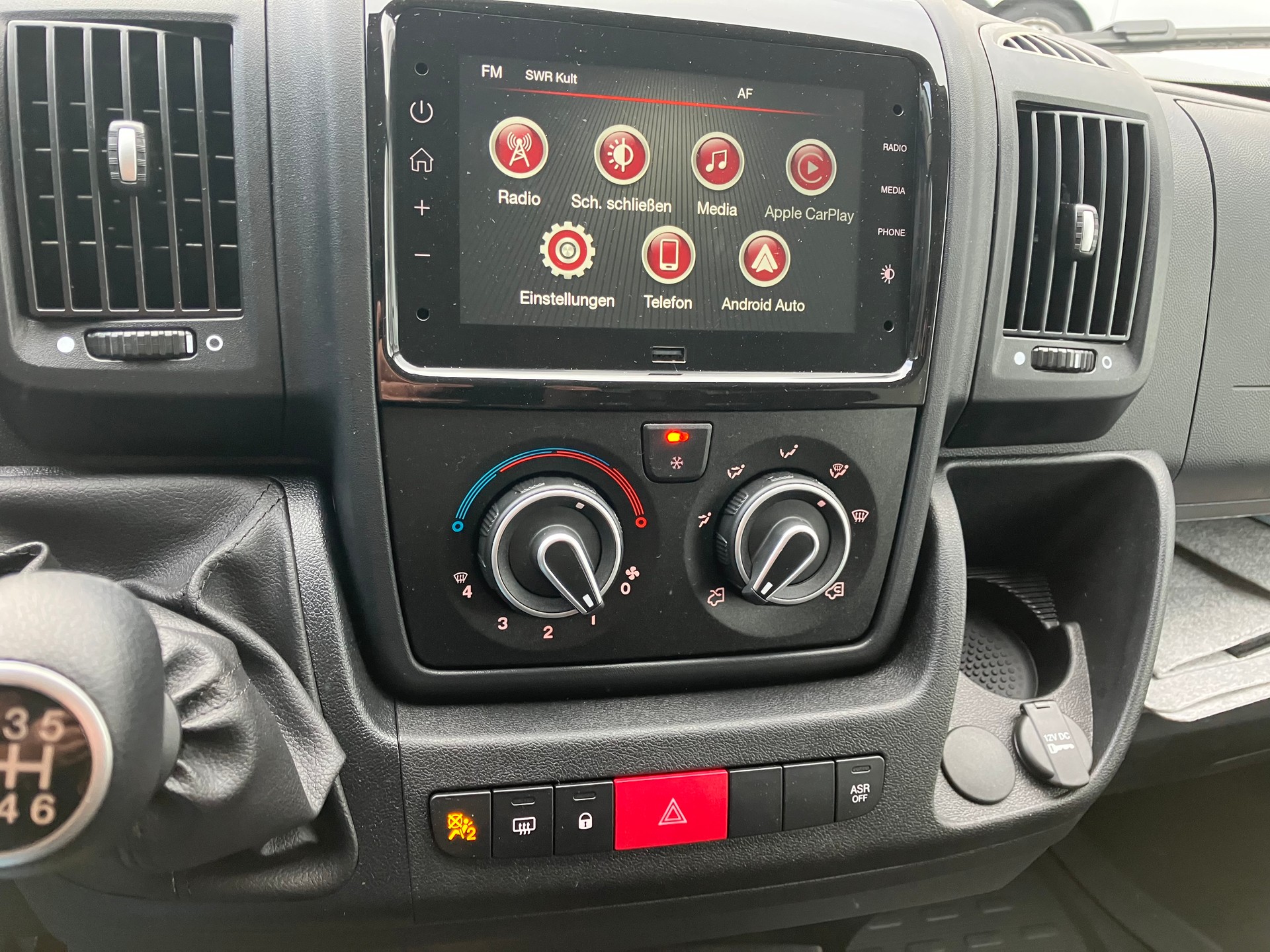 CITROEN Jumper 30 2,2 BlueHDi 140 L2H2-image-8