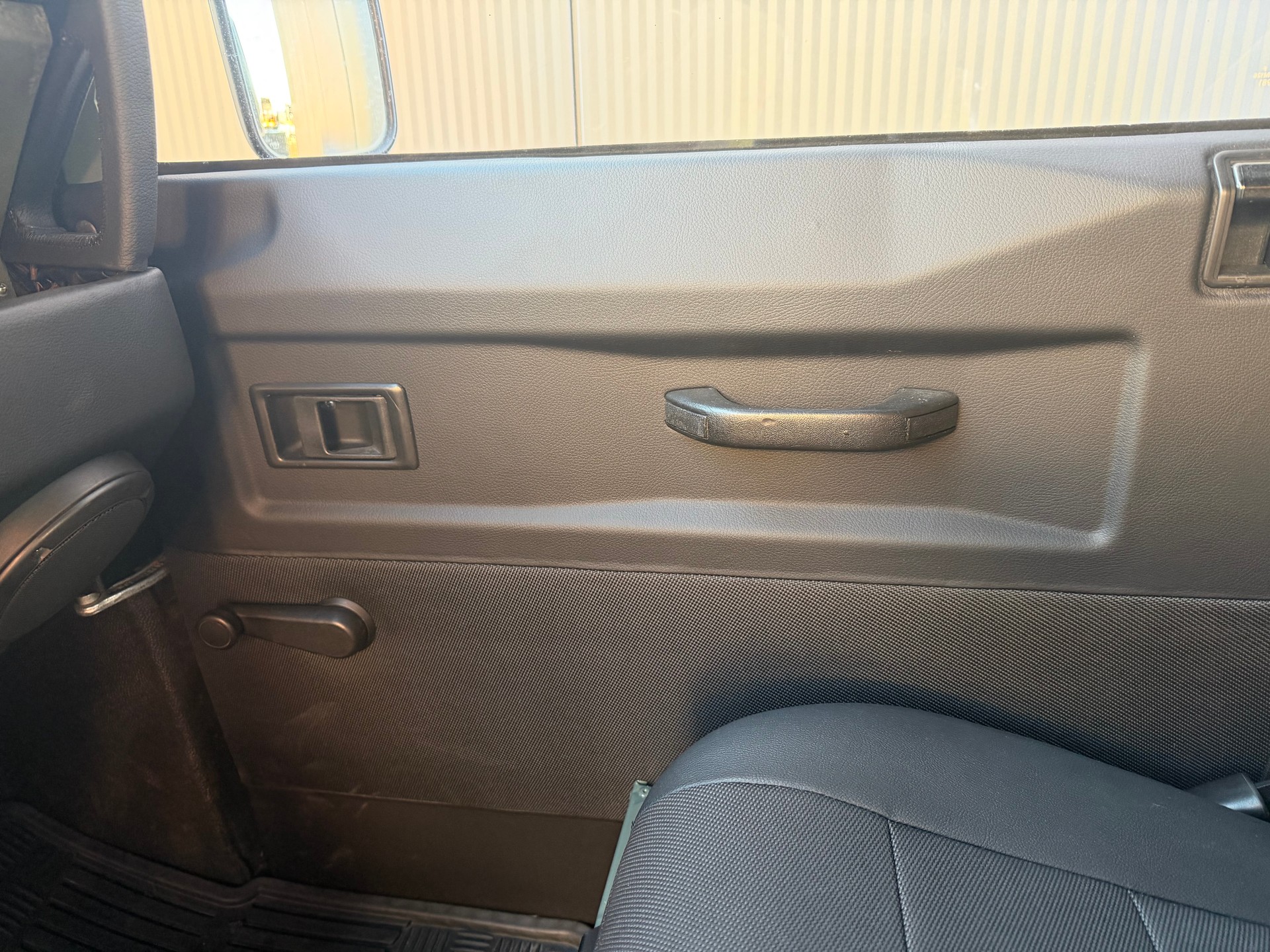 LAND ROVER Defender 130 300TDi keswick PickUp-image-10