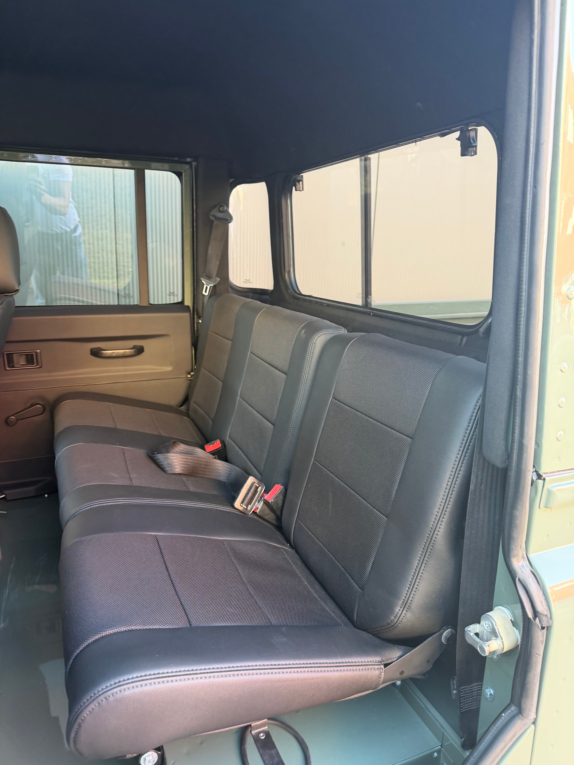LAND ROVER Defender 130 300TDi keswick PickUp-image-9