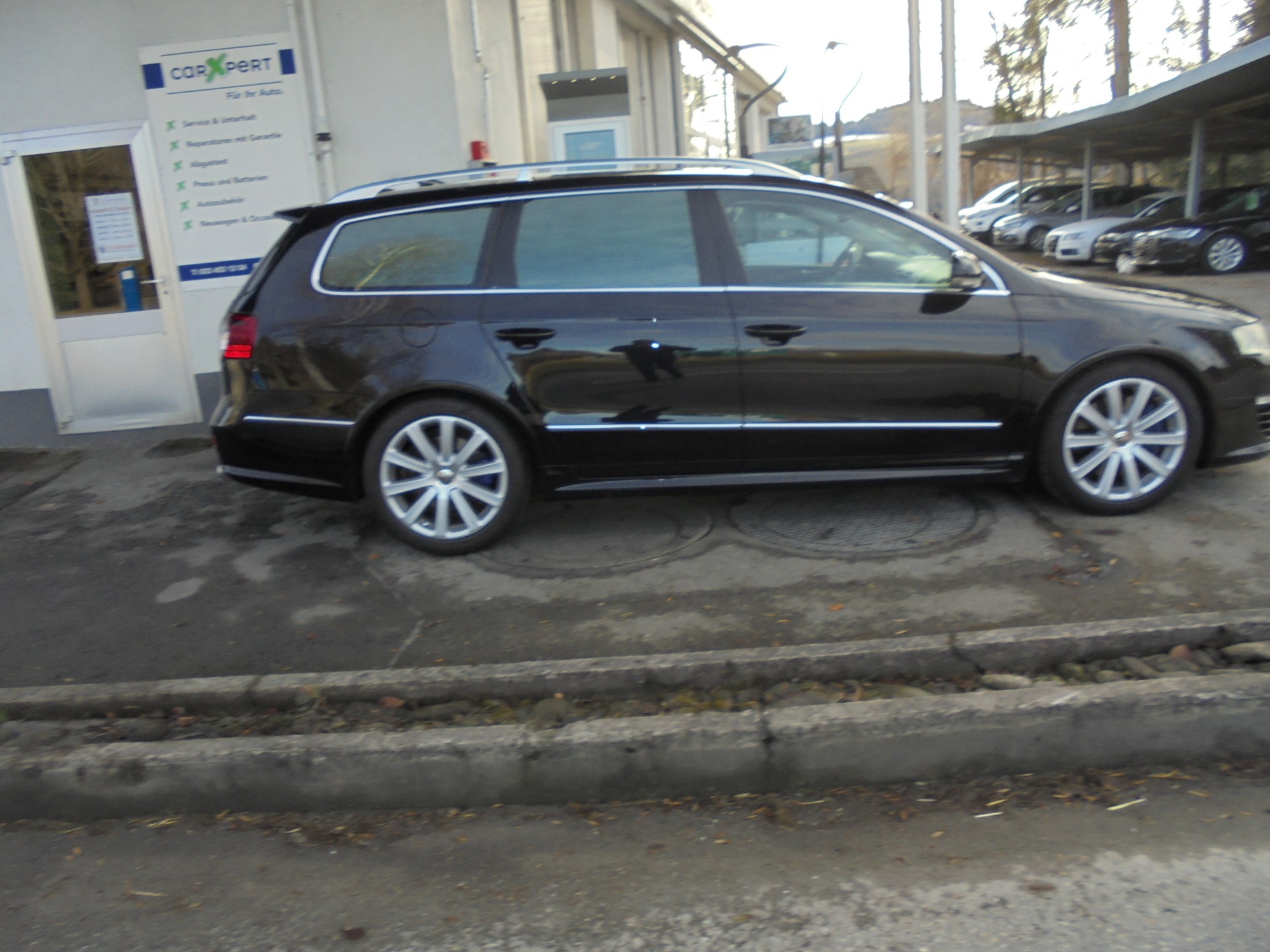 VW Passat Variant R36 4Motion-image-2