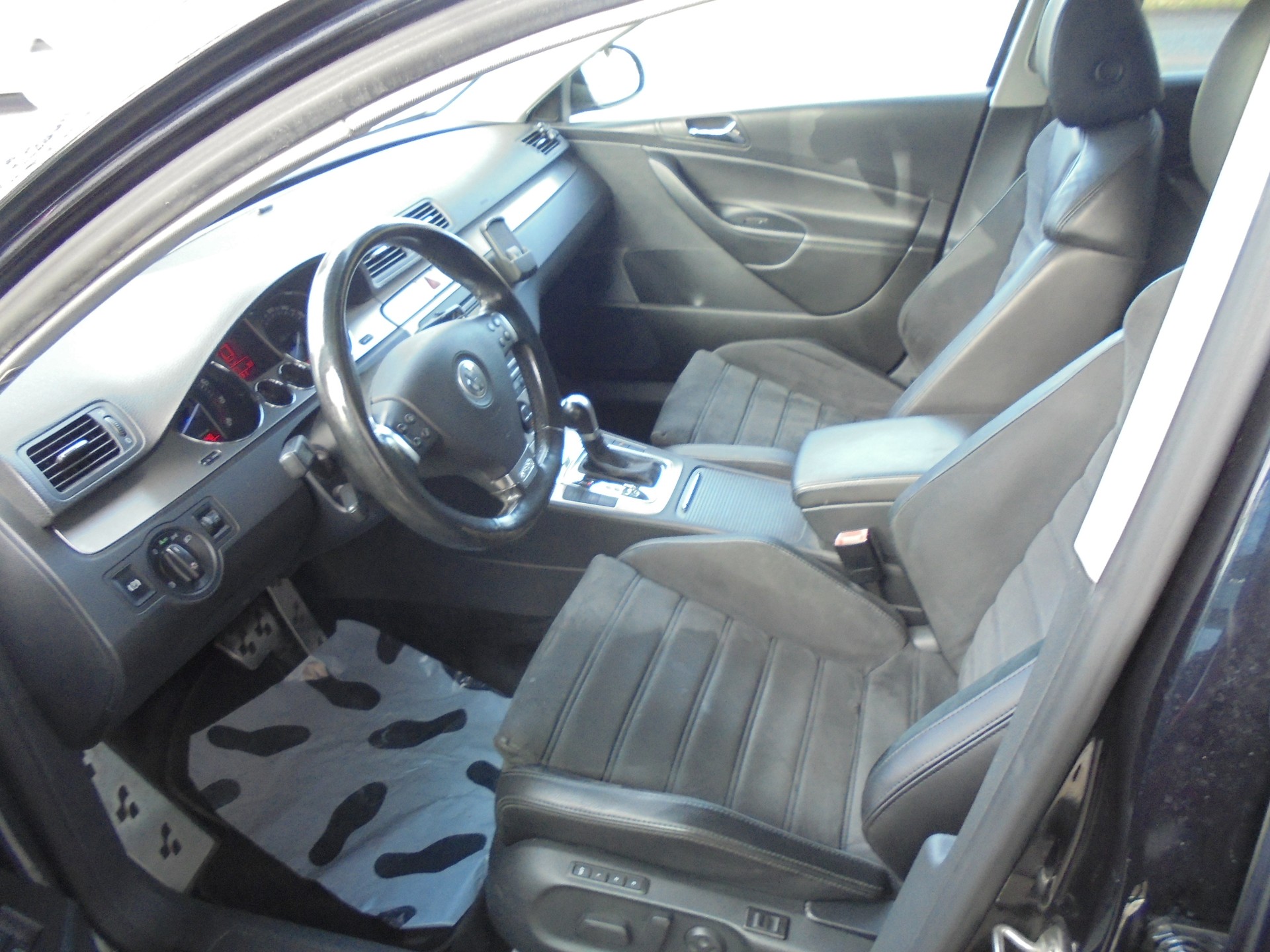 VW Passat Variant R36 4Motion-image-7