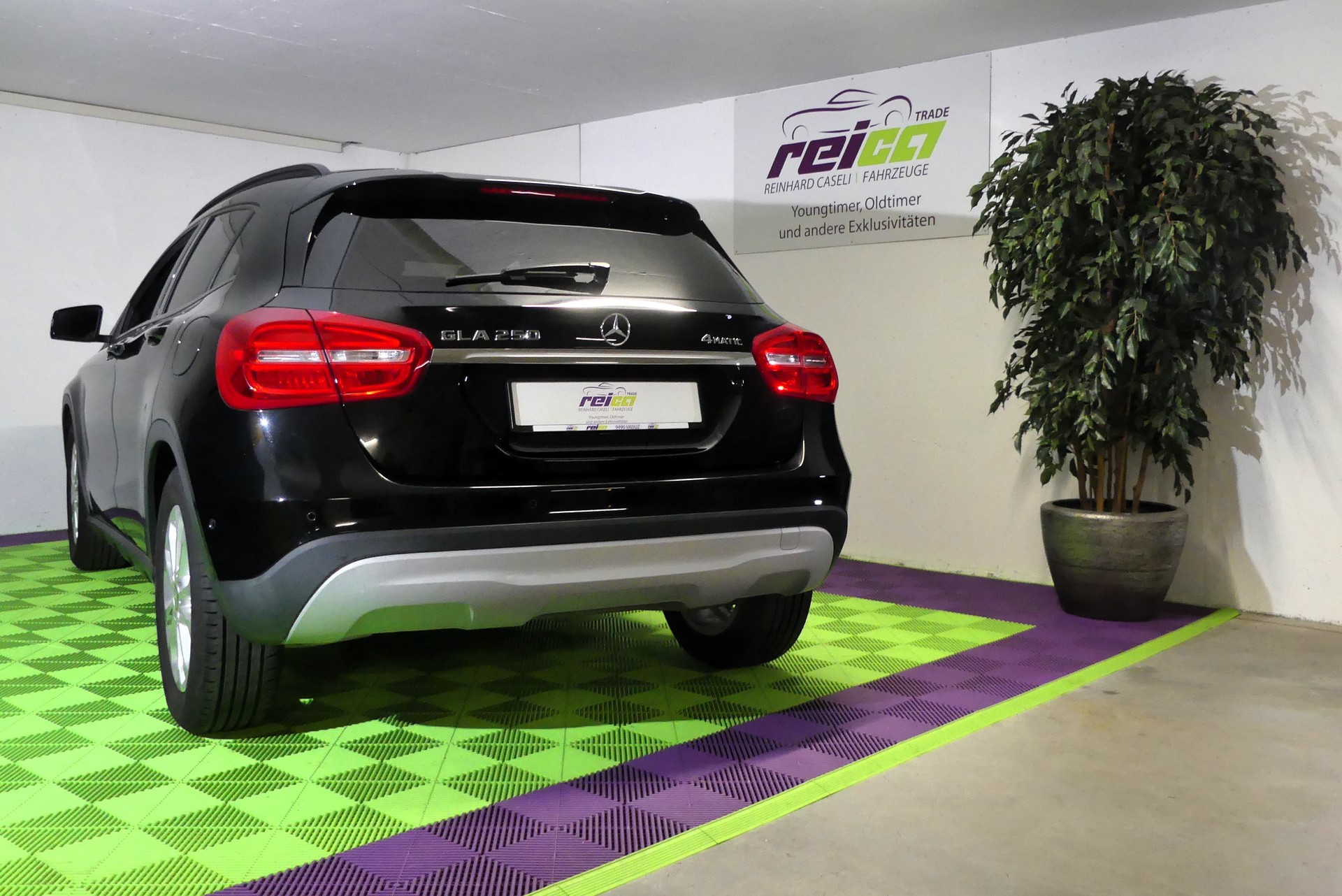 MERCEDES-BENZ GLA 250 4Matic 7G-DCT-image-10
