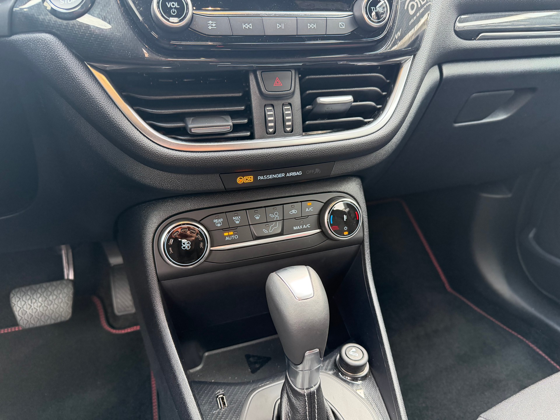 FORD Fiesta 1.0 SCTi MHEV ST Line Automat-image-10