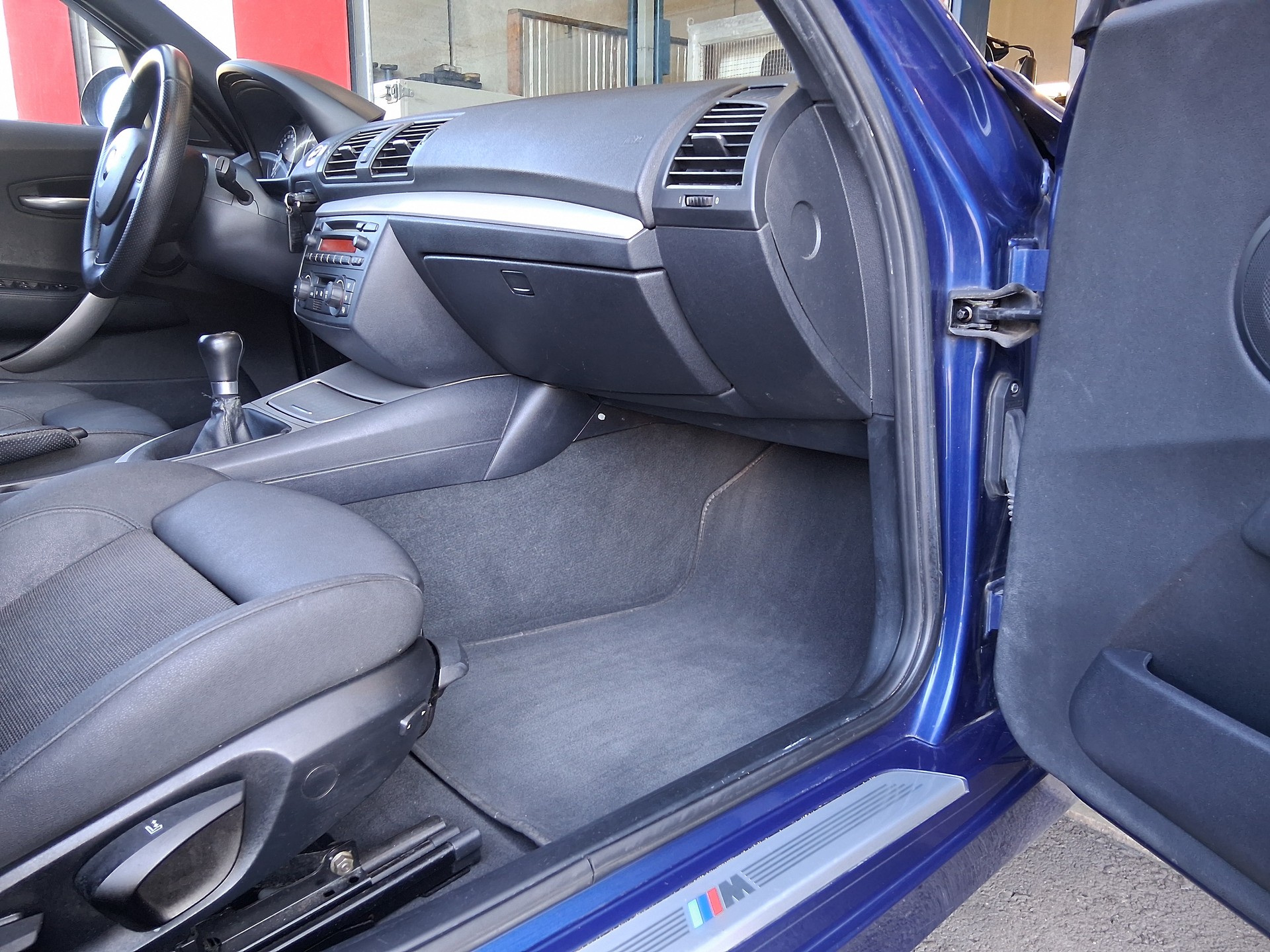 BMW 130i-image-11